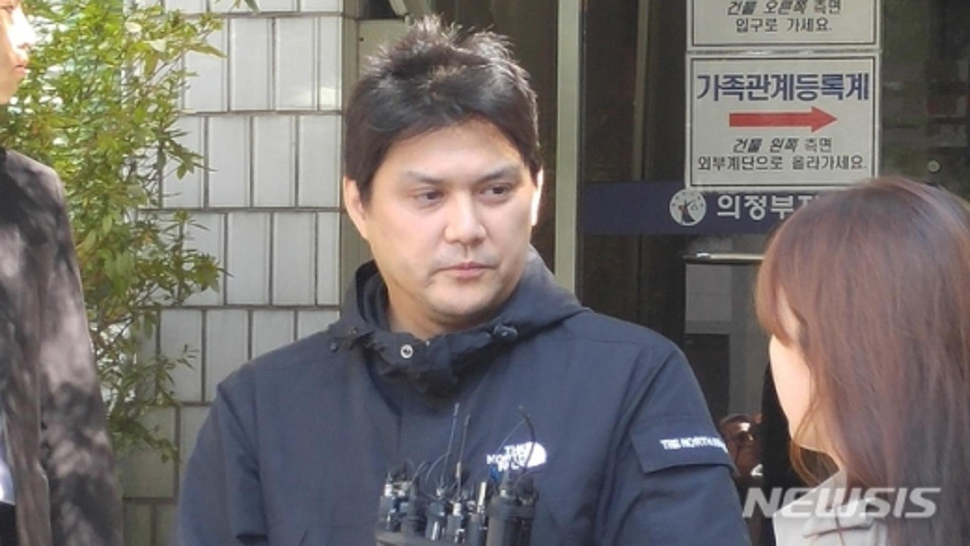 "사람이 죽었는데"… 황민, 안면마비 불구 여론은 '싸늘'