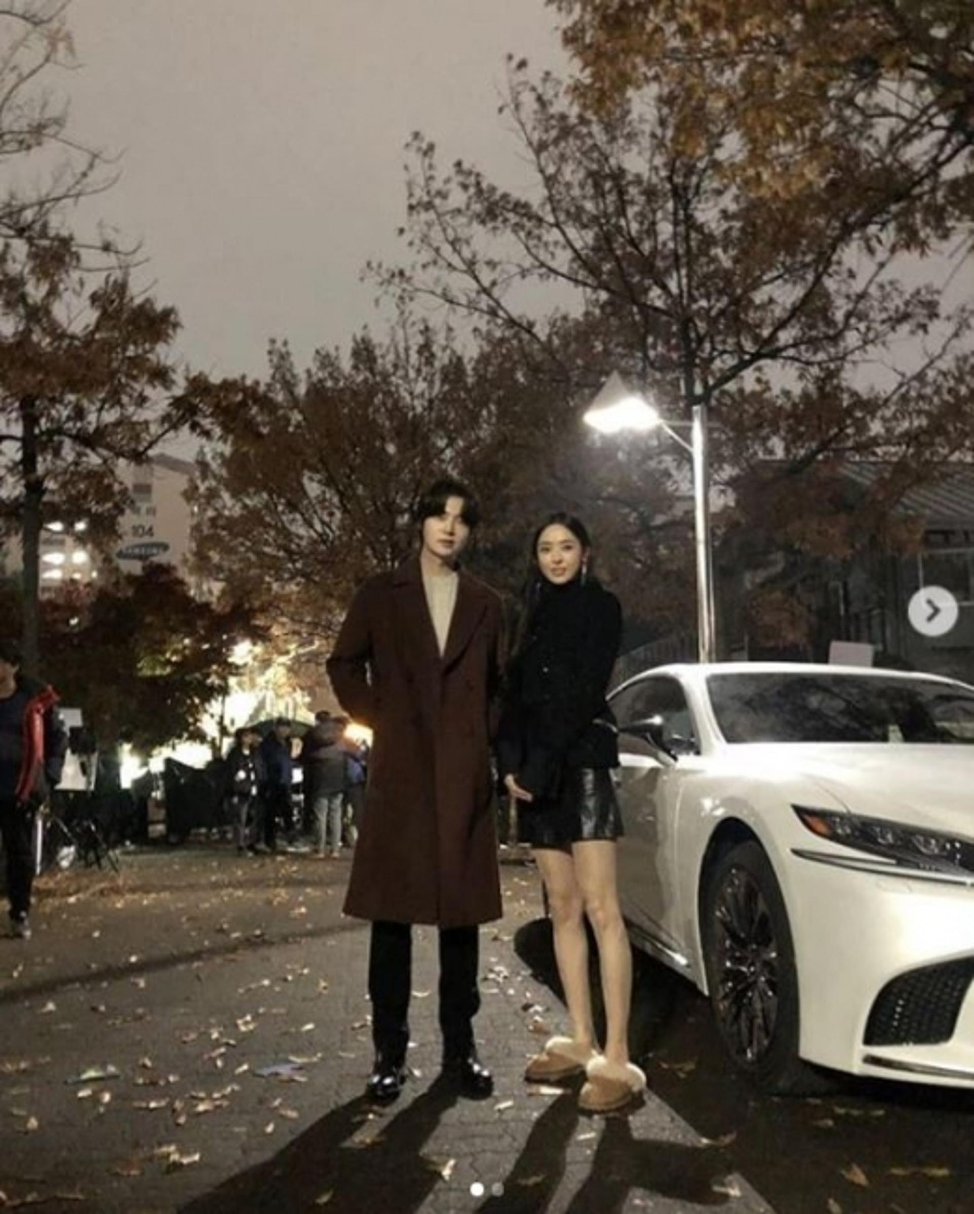 '뷰티인사이드' 안재현 이다희, 기럭지 커플 투샷… "다리길이 실화야?"