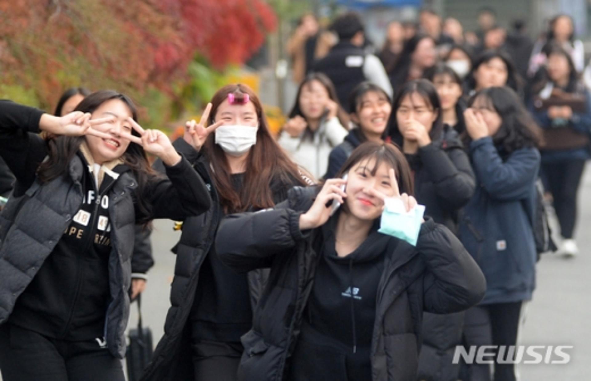 은행권 "수능 치른 수험생, 다양한 경품 이벤트 참여하세요"