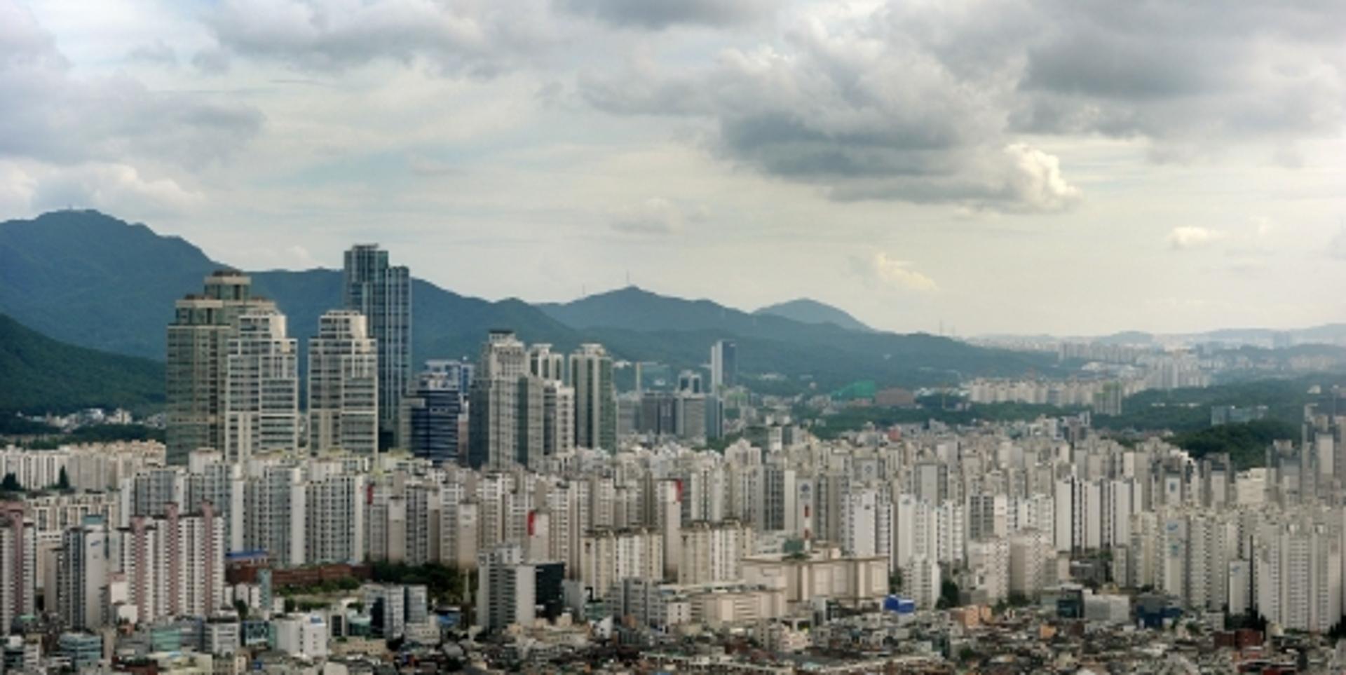 올라도 걱정, 내려도 울상… 집값 ‘아이러니’