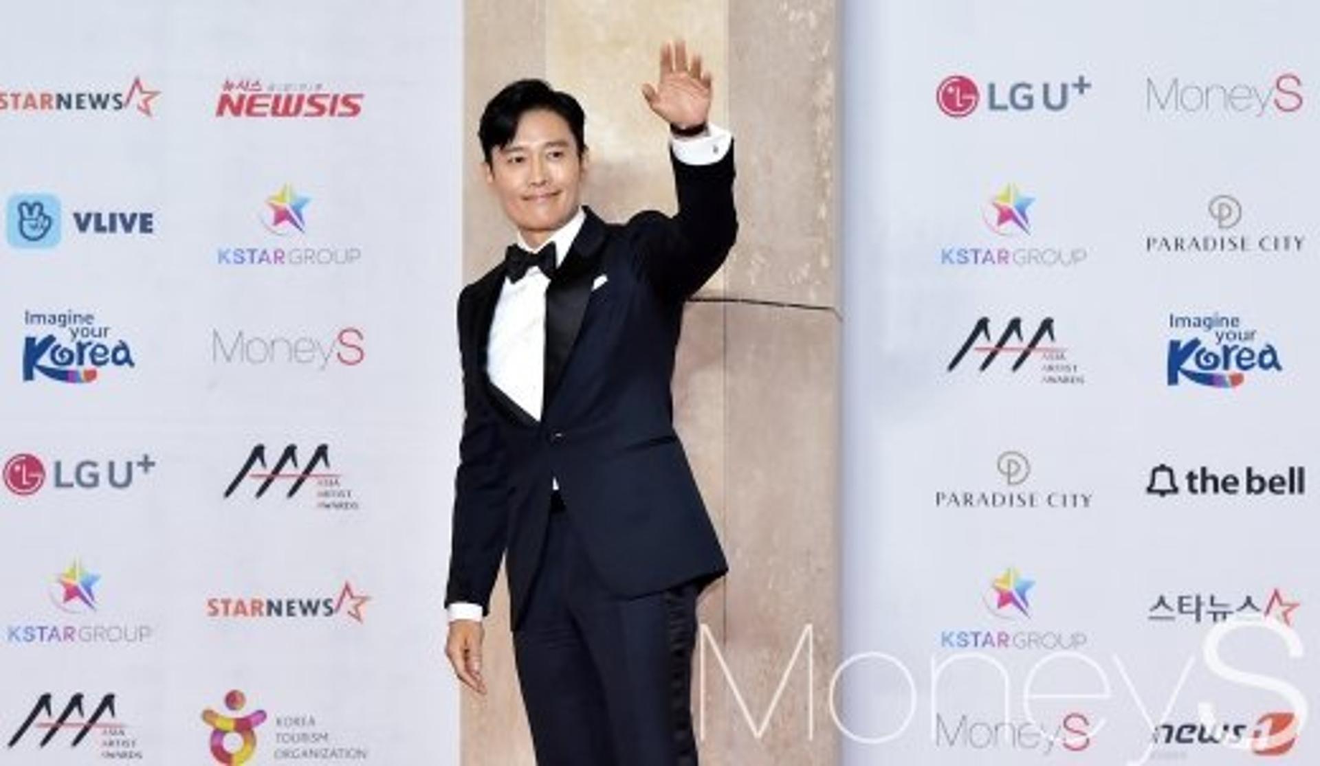 [2018 AAA 시상식] 이병헌, 한국관광공사 감사패 수여 "외국 팬분들 감사"