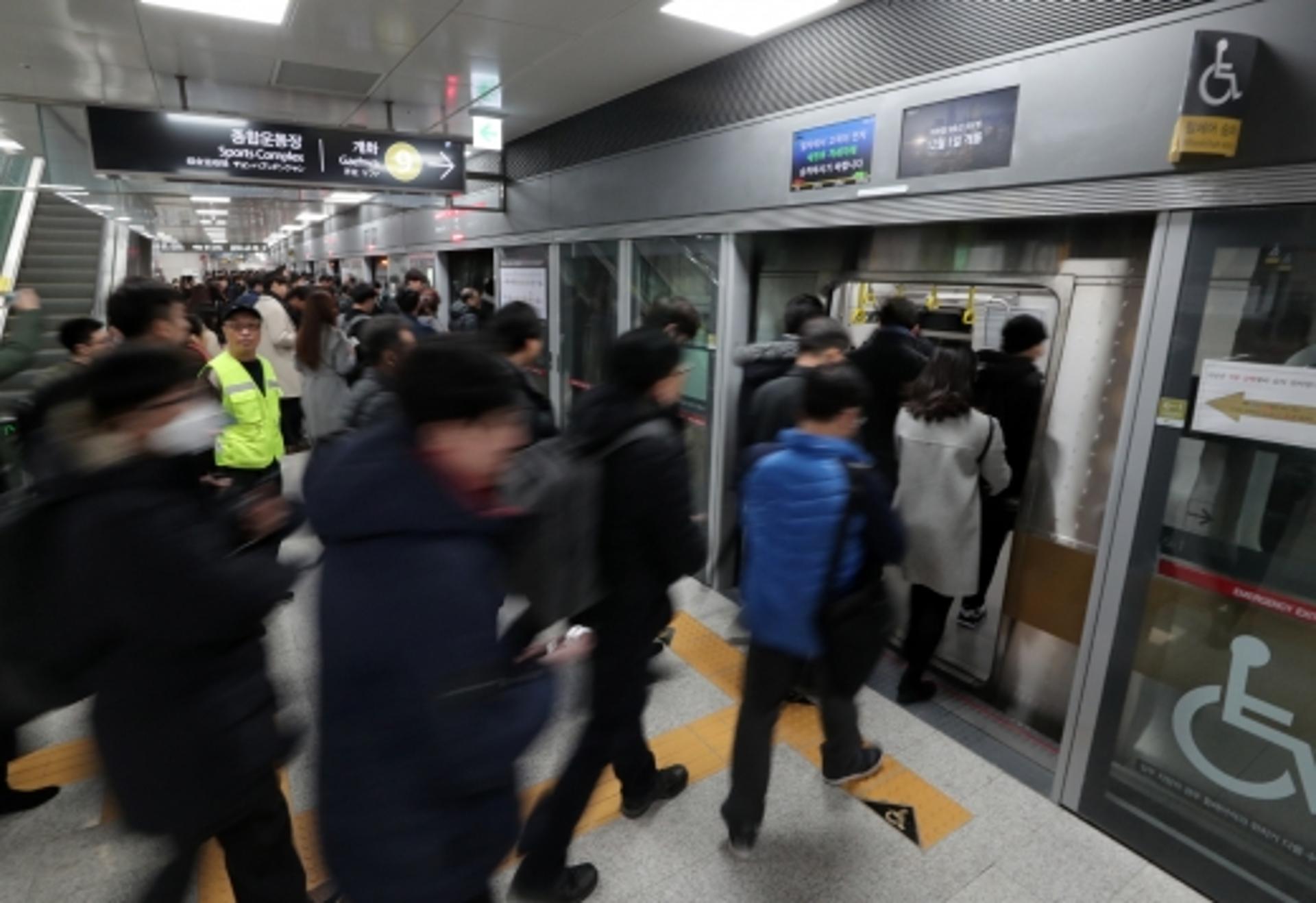 집값 뛰고 ‘지옥철’·… 노선 늘리자 걱정도 늘었다