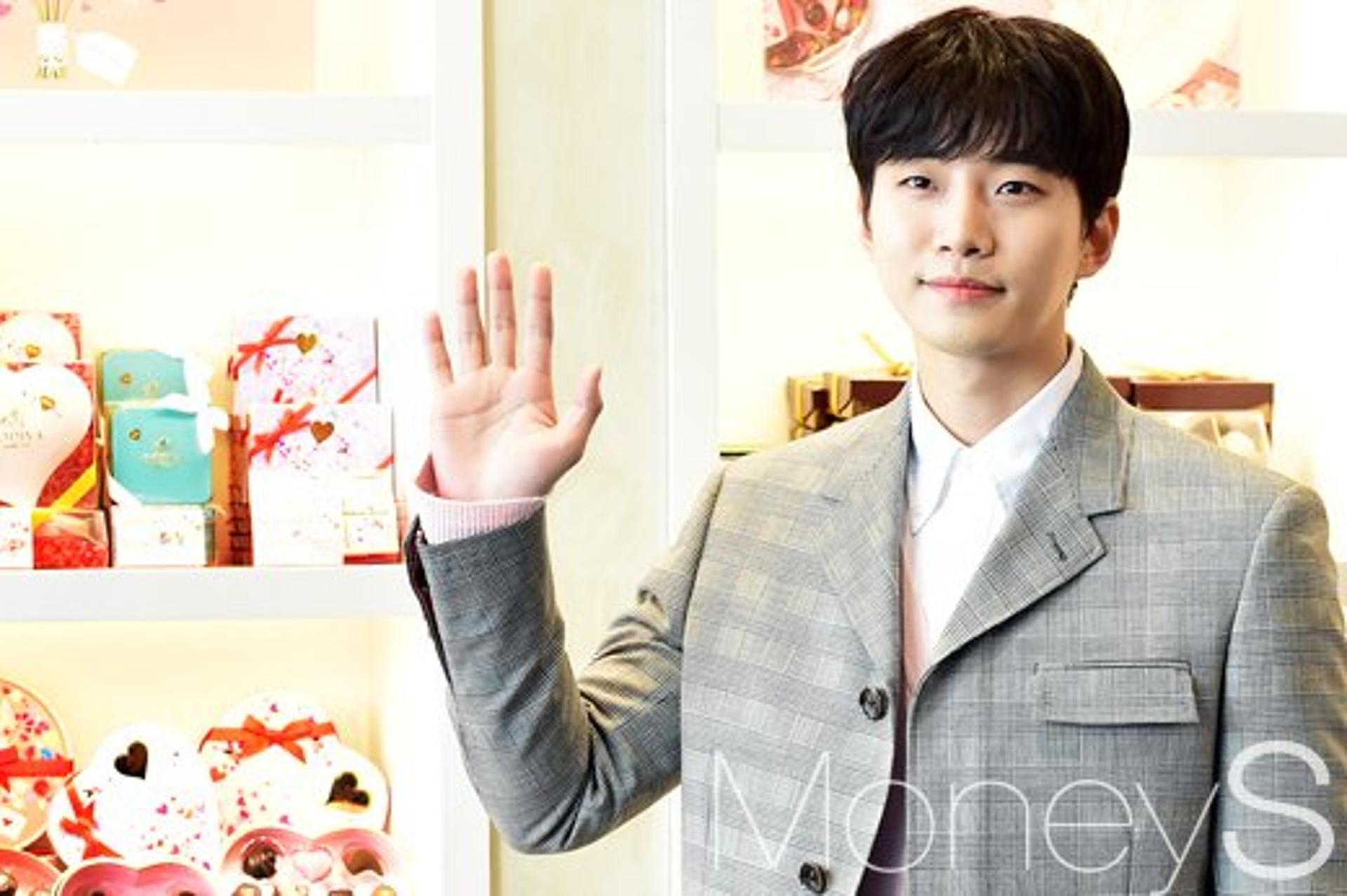 2PM 준호, 극성팬에 칼 뽑았다… "가족 위협 발언,선처無"