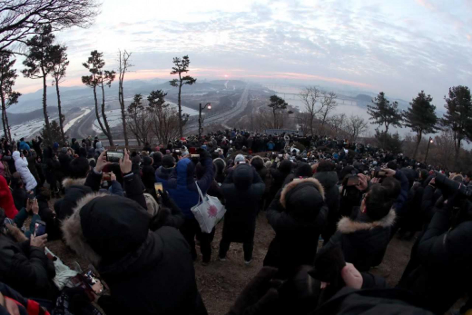 [포토뉴스] "희망찬 2019년 새해가 밝았다" 행주산성 해돋이