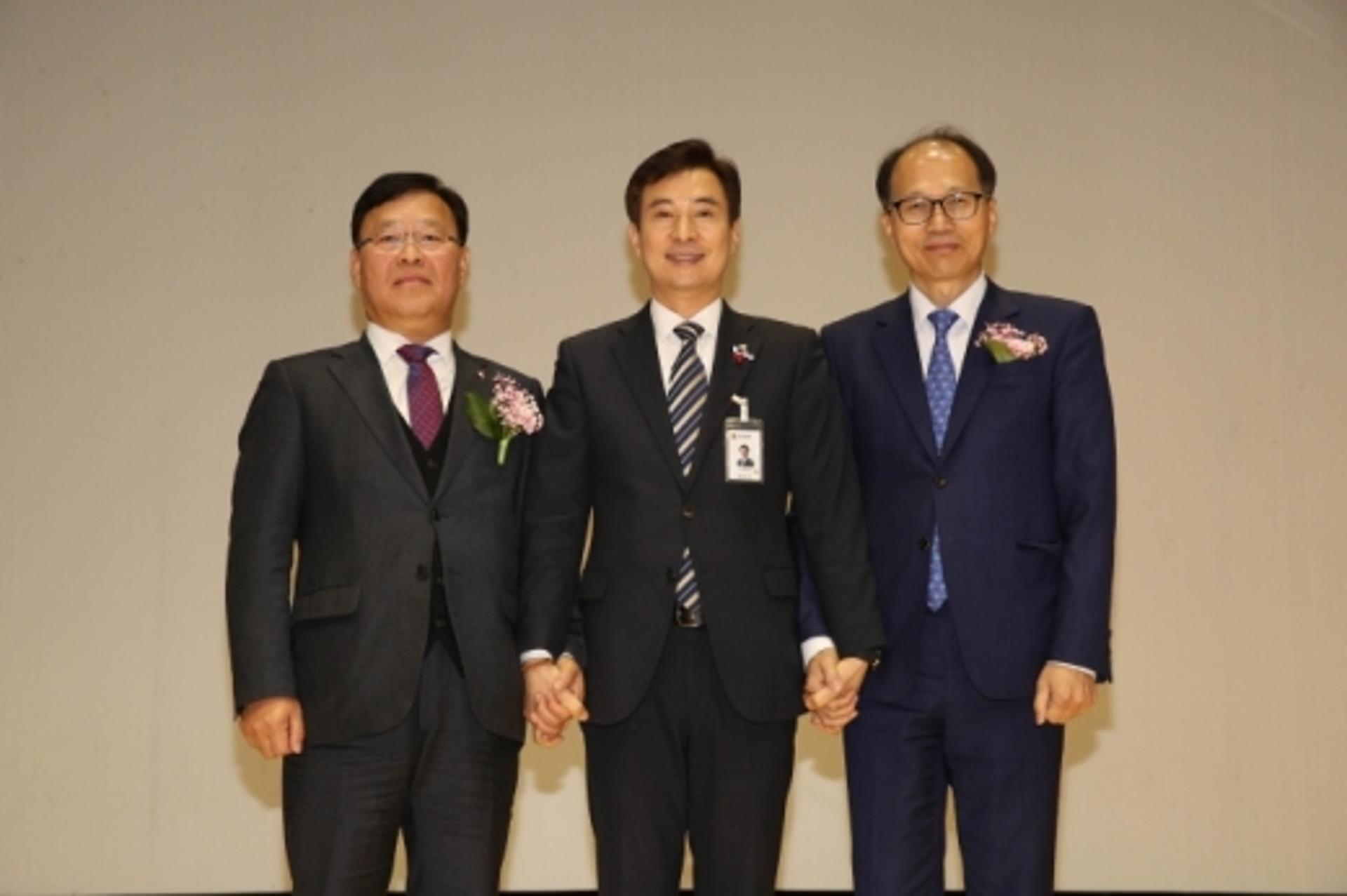 화성시, 11대 황성태 부시장 이임식·12대 박덕순 부시장 취임식 가져
