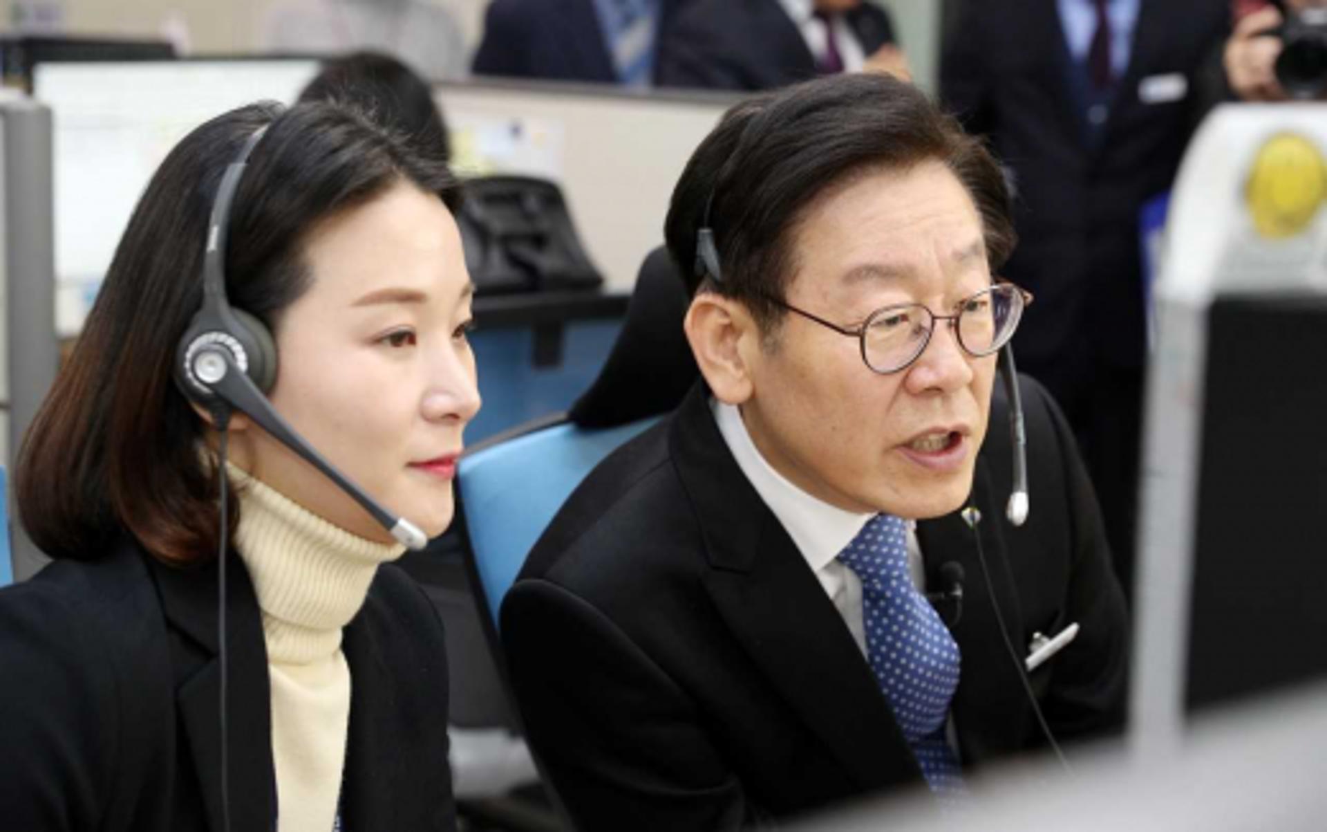 이재명, 새해 첫 업무와 약속은…"경기도콜센터 상담사 정규직 전환"