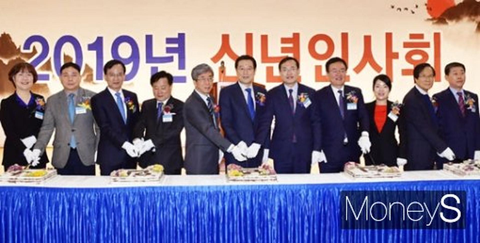 [머니S포토] '광주첨단 산학연관 신년 인사회' 참석한 이용섭 시장