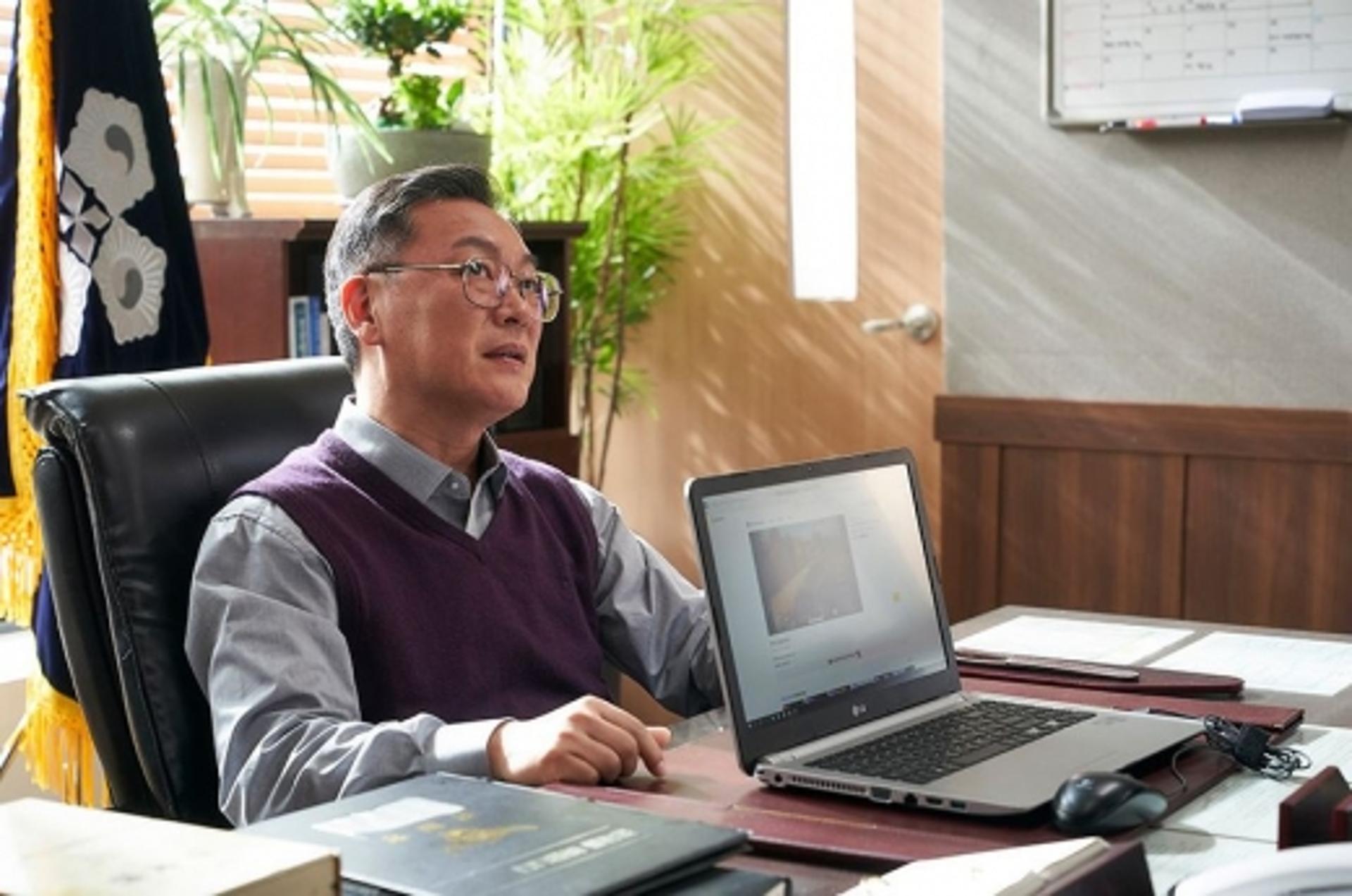 지금까지 이런 영화는 없었다… '극한직업' 천만 돌파, 김의성 '극찬'