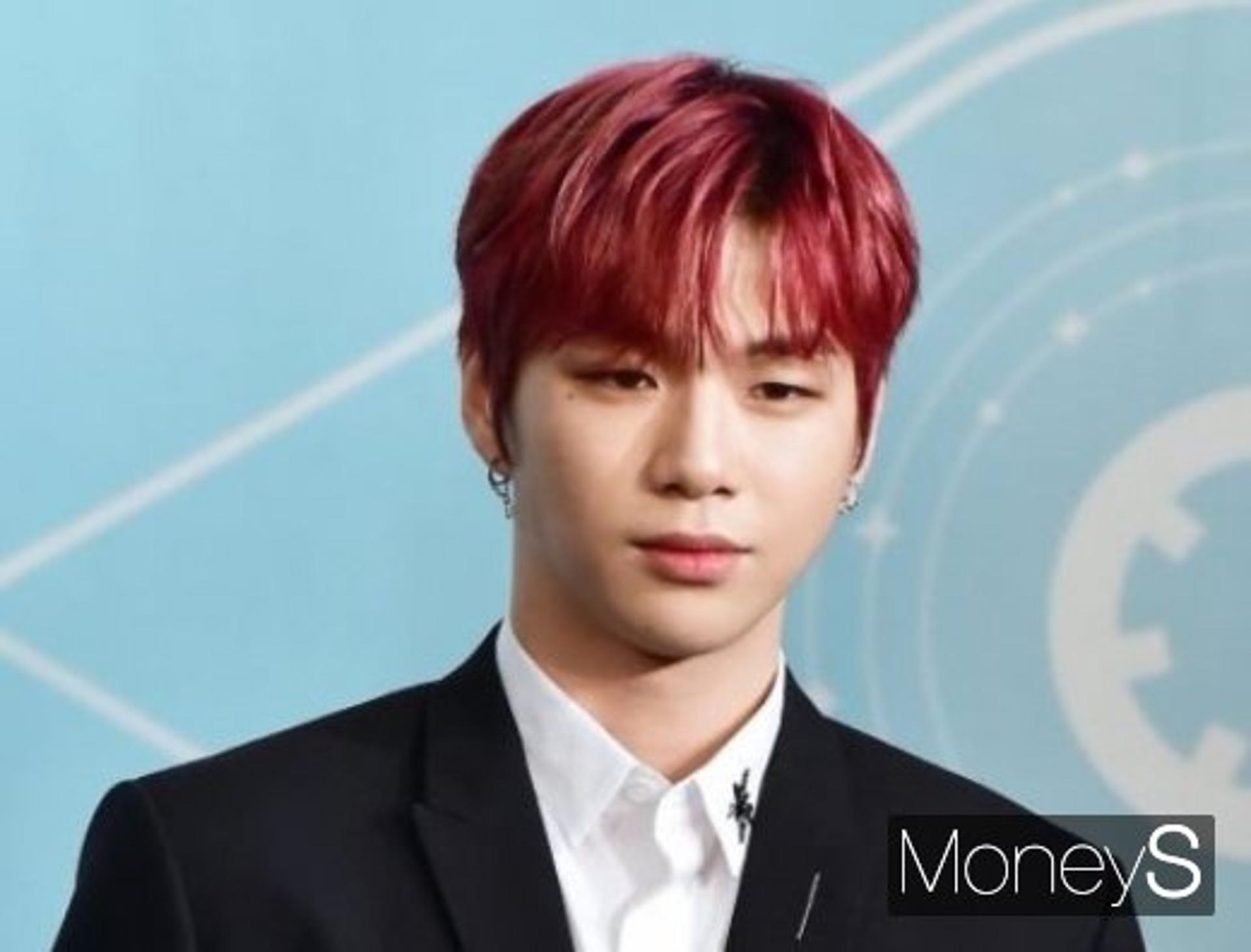강다니엘, 악플러에 칼 뽑았다… "모욕죄로 고소, 합의는 없다"