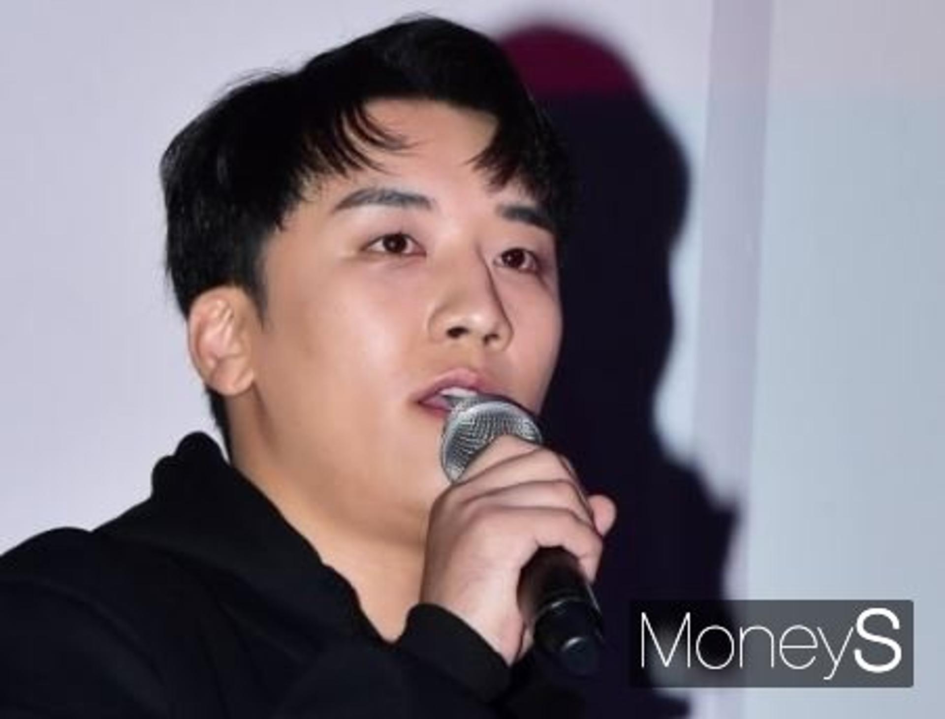 승리 카톡 파문, 유명 가수 참고인 조사… 연예계 '빨간불'