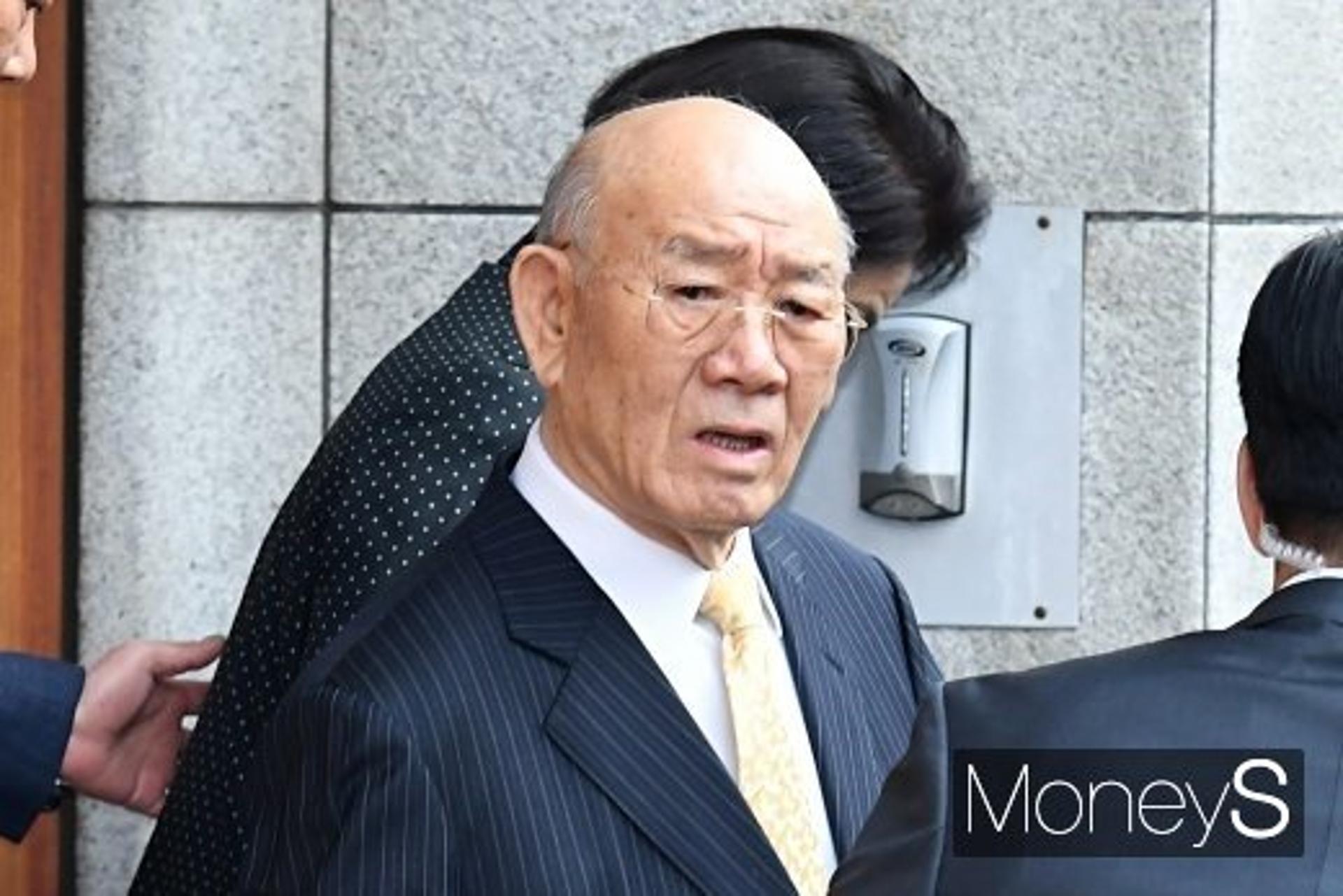 전두환 씨 차량, 광주지방법원 도착(속보)