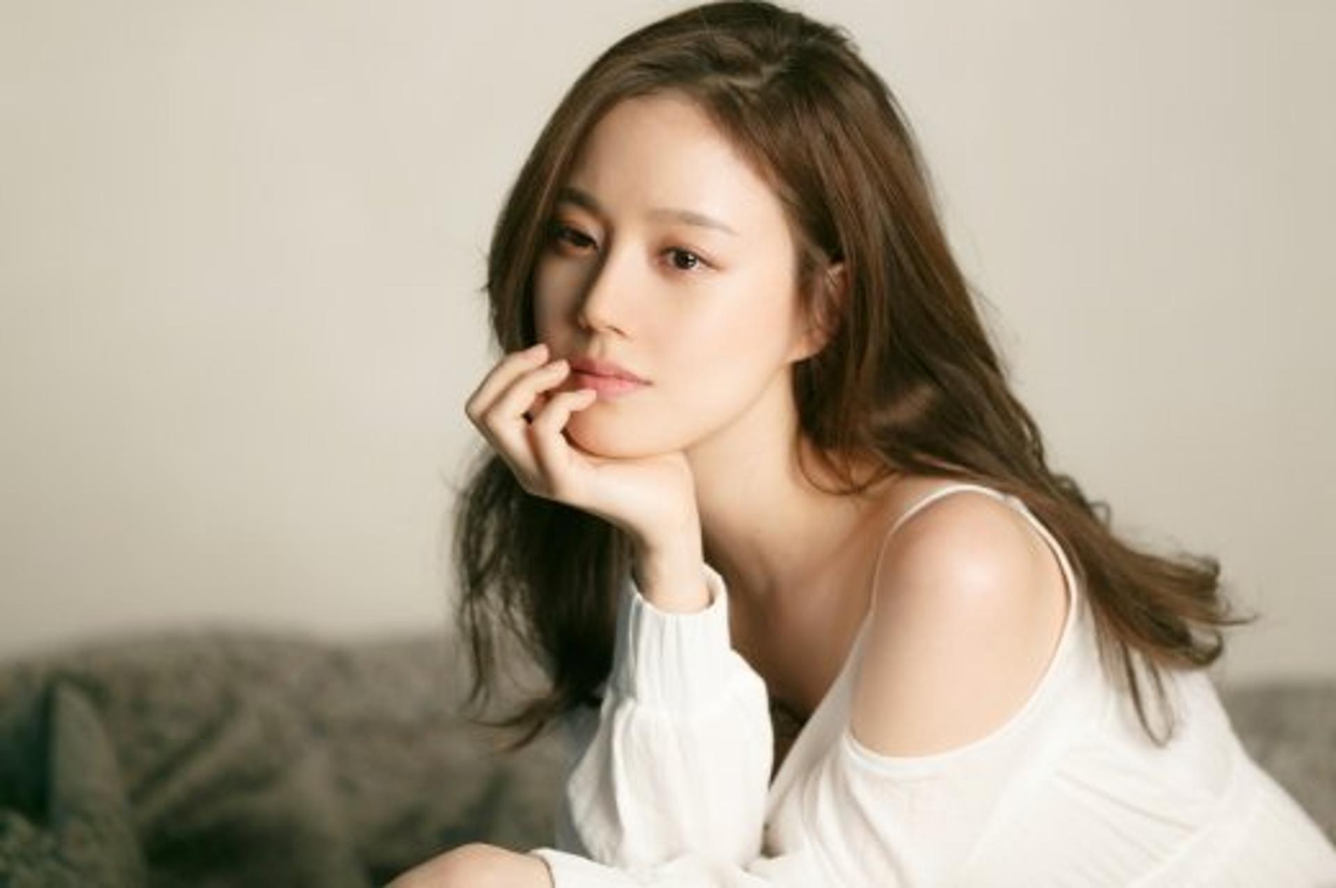 [공식입장] 문채원 측, "정준영 루머 사실무근·SNS 해킹당해"