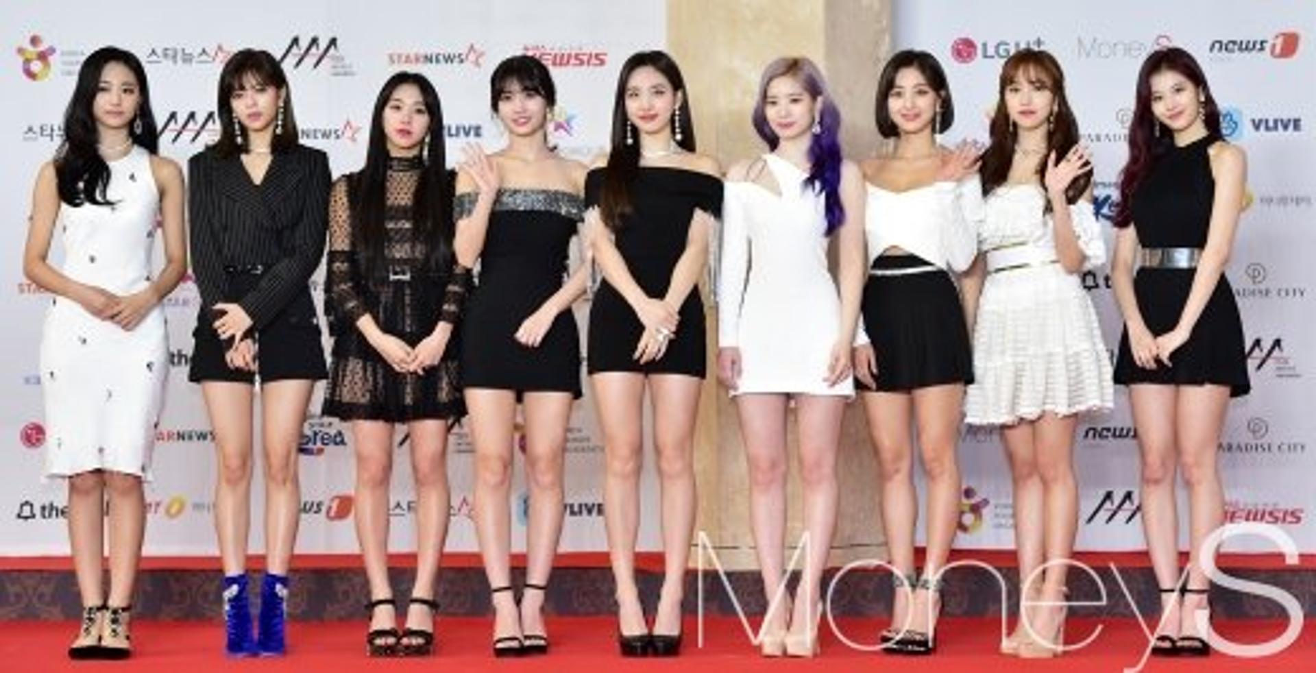 JYP, 팬들 제보받아 검찰에 고소장 제출… "트와이스 악성루머 명예훼손 심각"
