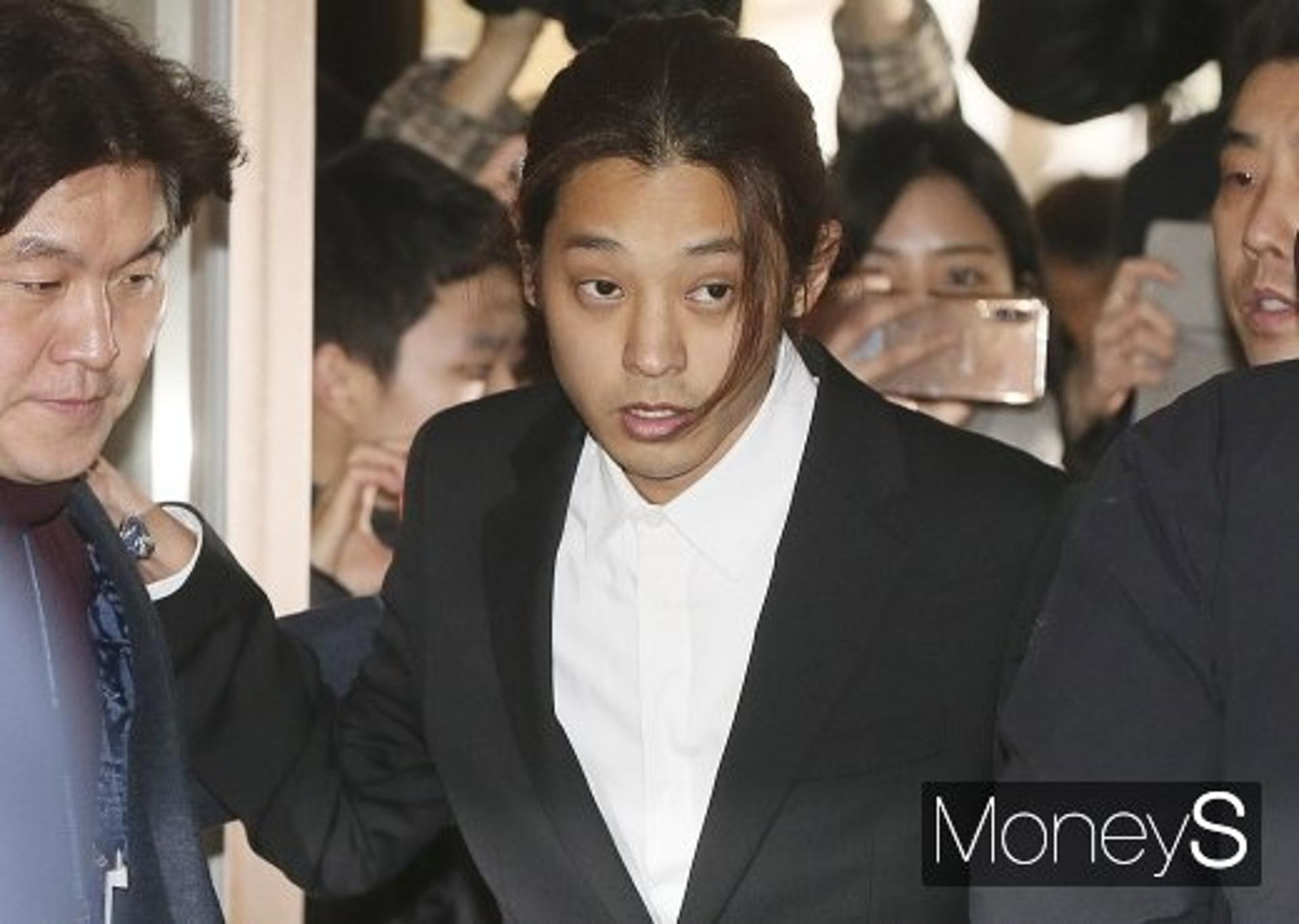 '성관계 몰카' 정준영, 구속될까… 몰카범 '운명의 날'