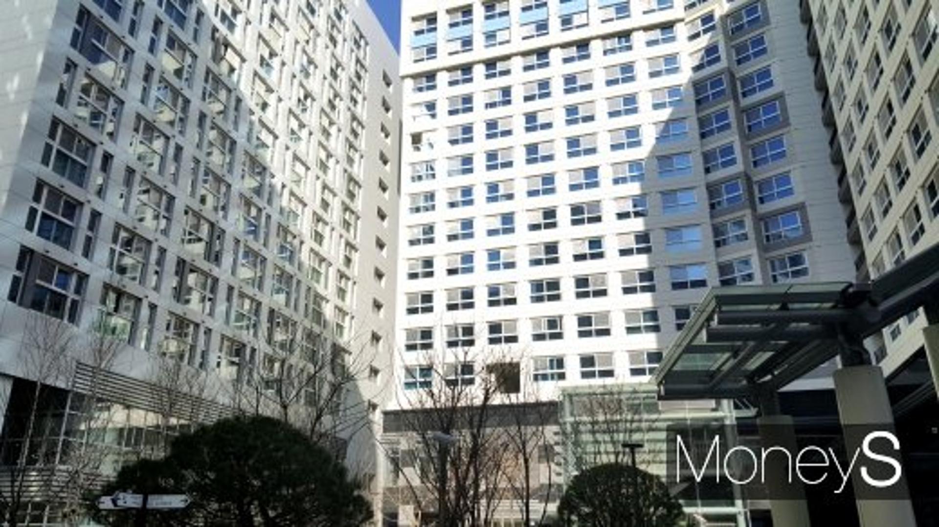 은행 금리 1.4%, 오피스텔 임대수익률 4.97%… 당신의 선택은?
