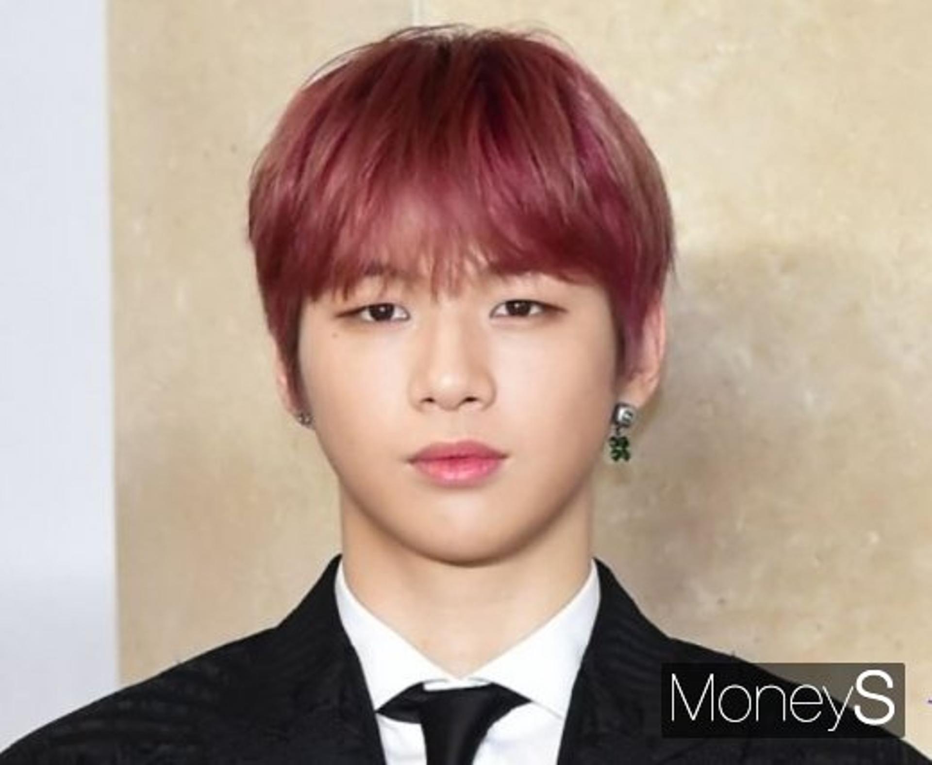 만우절, 강다니엘 '착해서 잘 속아줄 것 같은 스타' 1위…박보검 2위