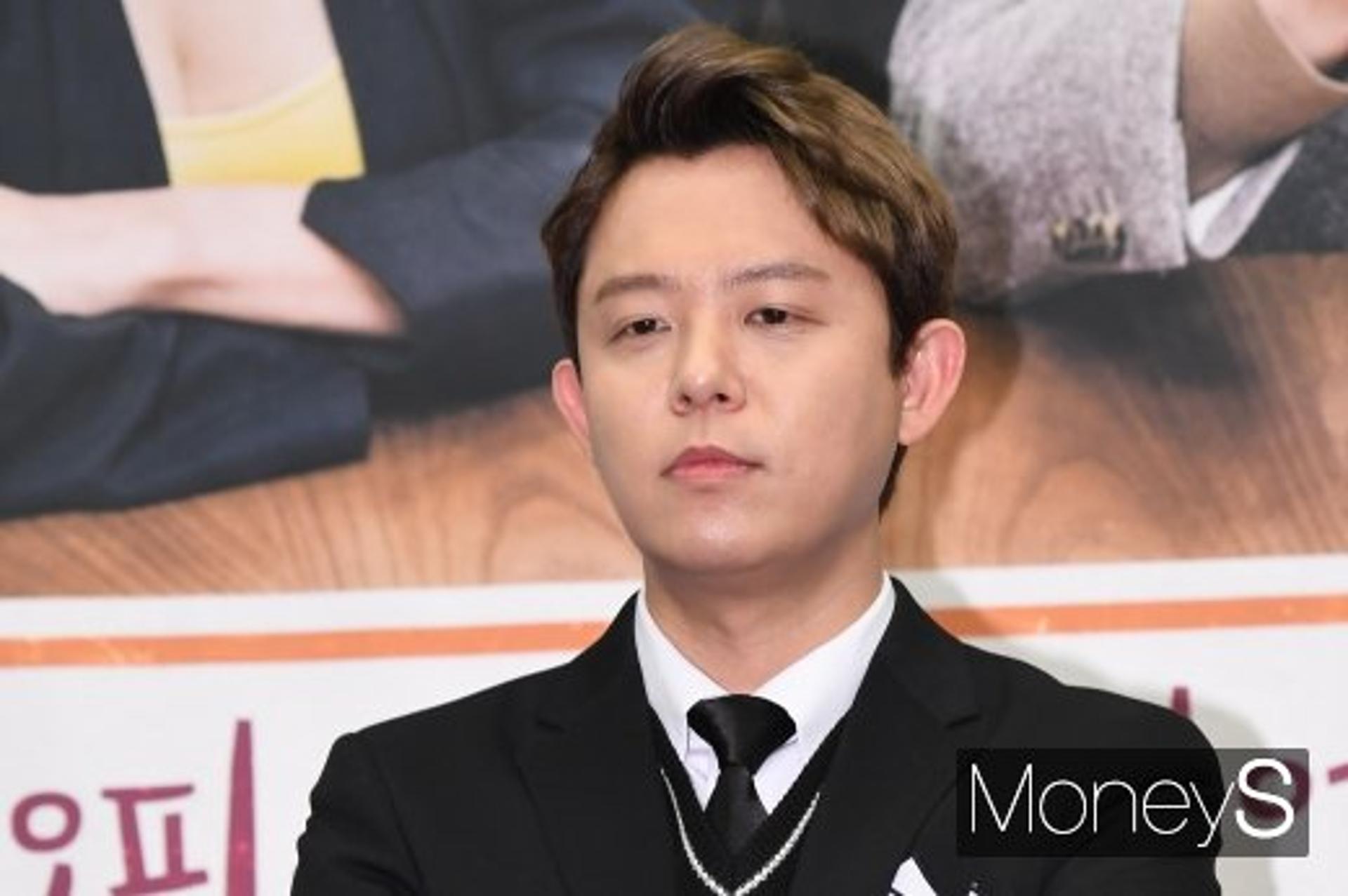 토니안, 산불 난리났는데… "불금!! 유후"