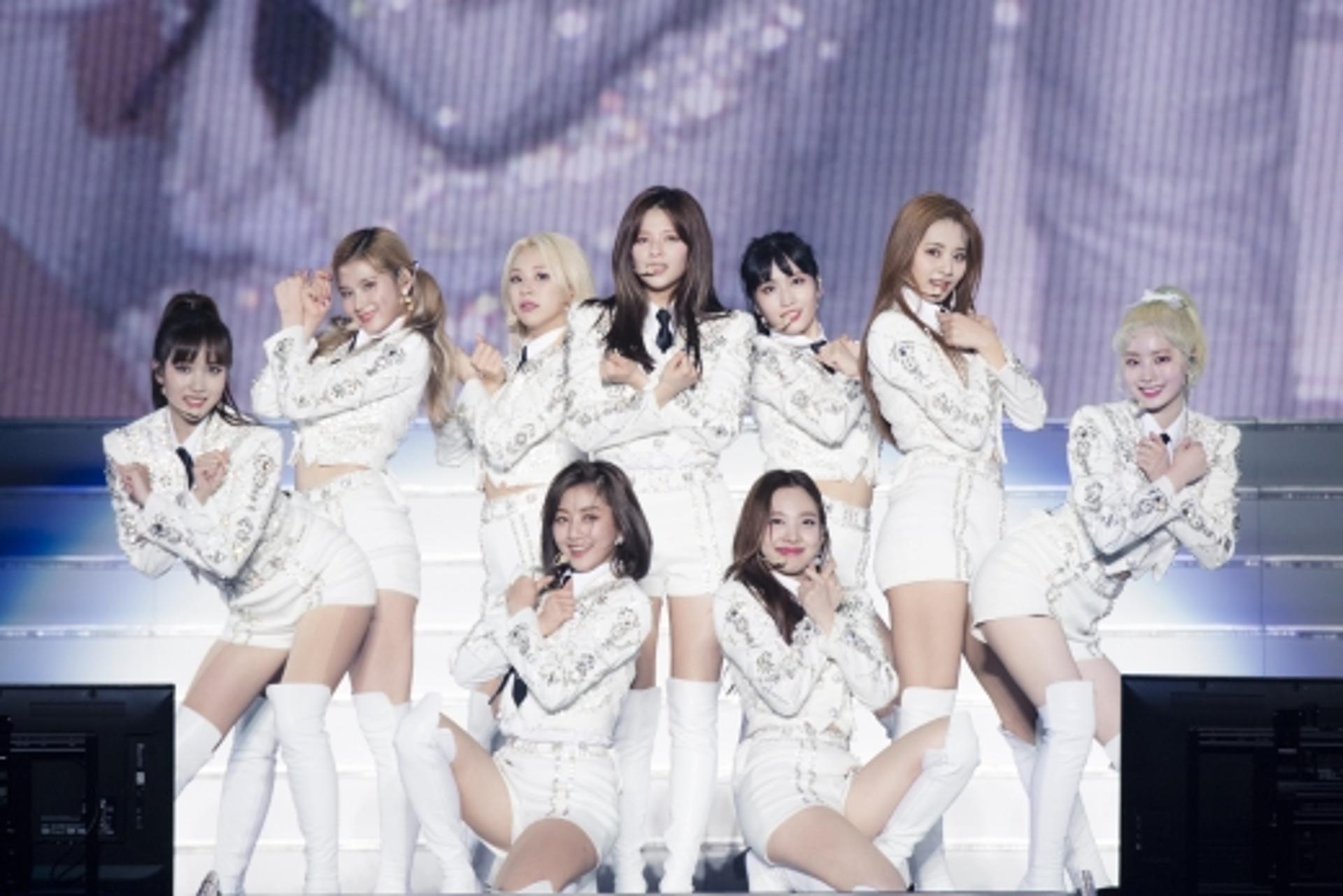 예쁜애 옆에 또 예쁜애… ’트와이스‘ 일본 돔투어에 22만명 열광