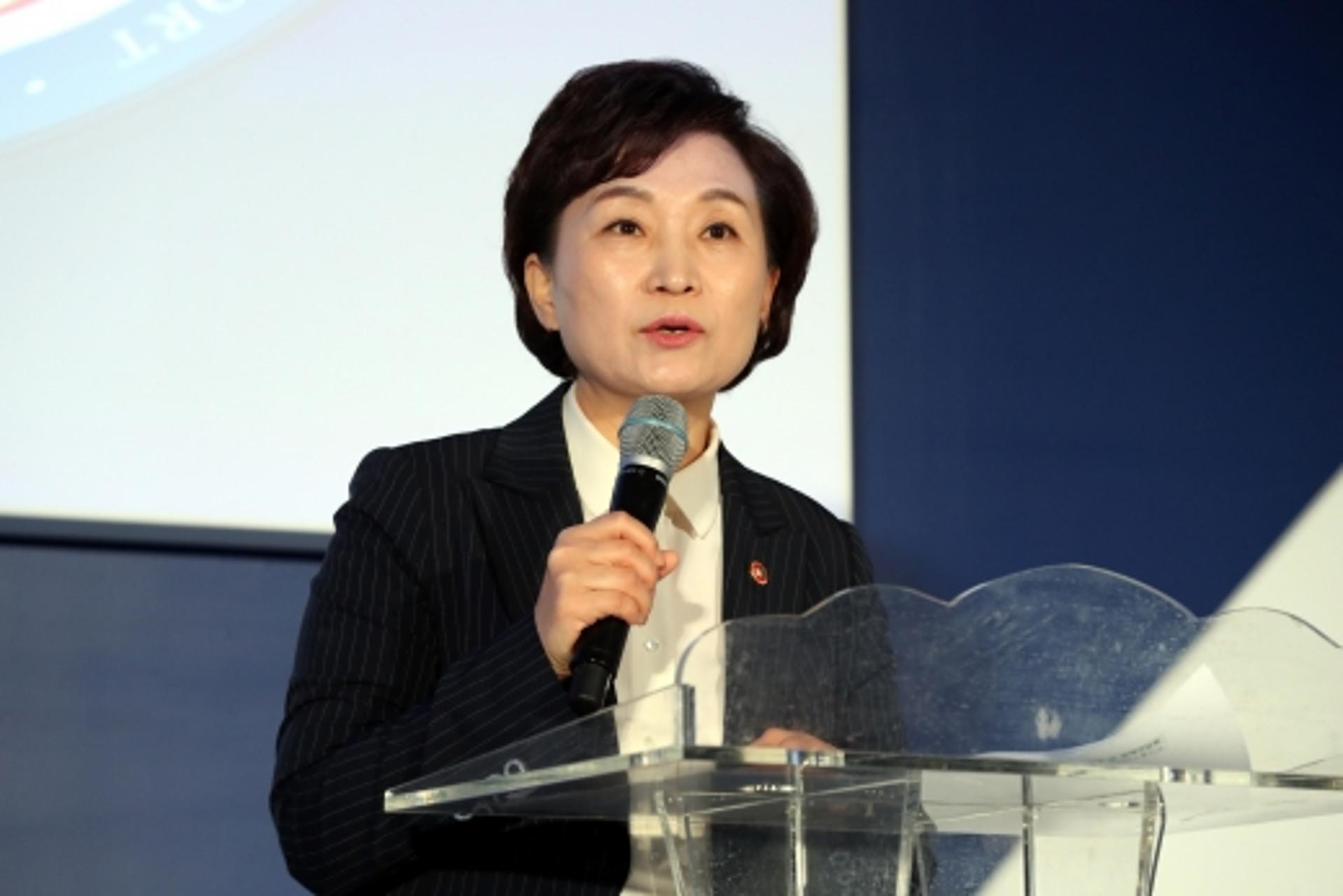 '두 번째' 국토부 장관 김현미, 부서·부처 간 협업 활성화