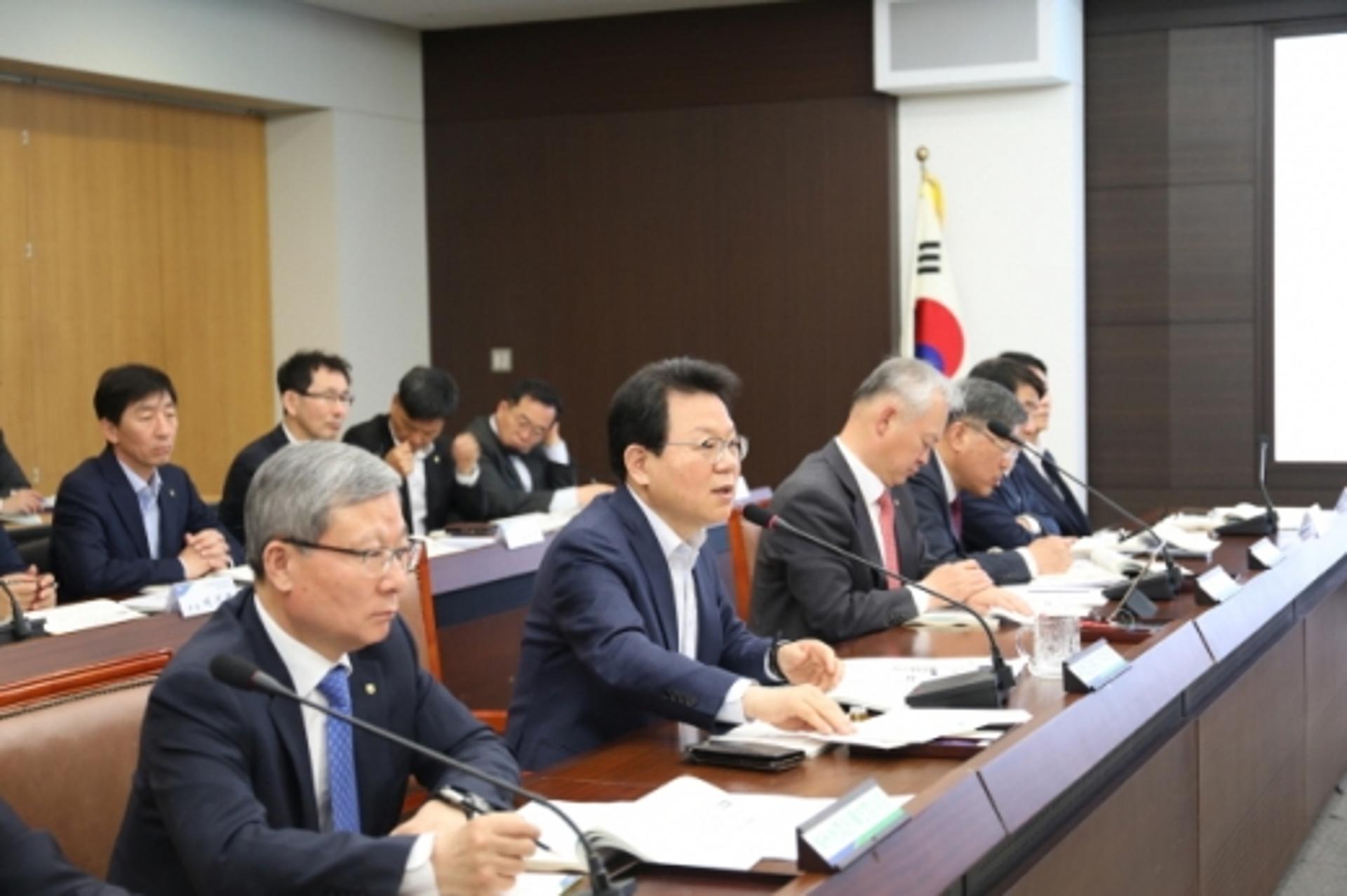 김광수 농협금융 회장 "디지털 전환 대응방안 수립해야"