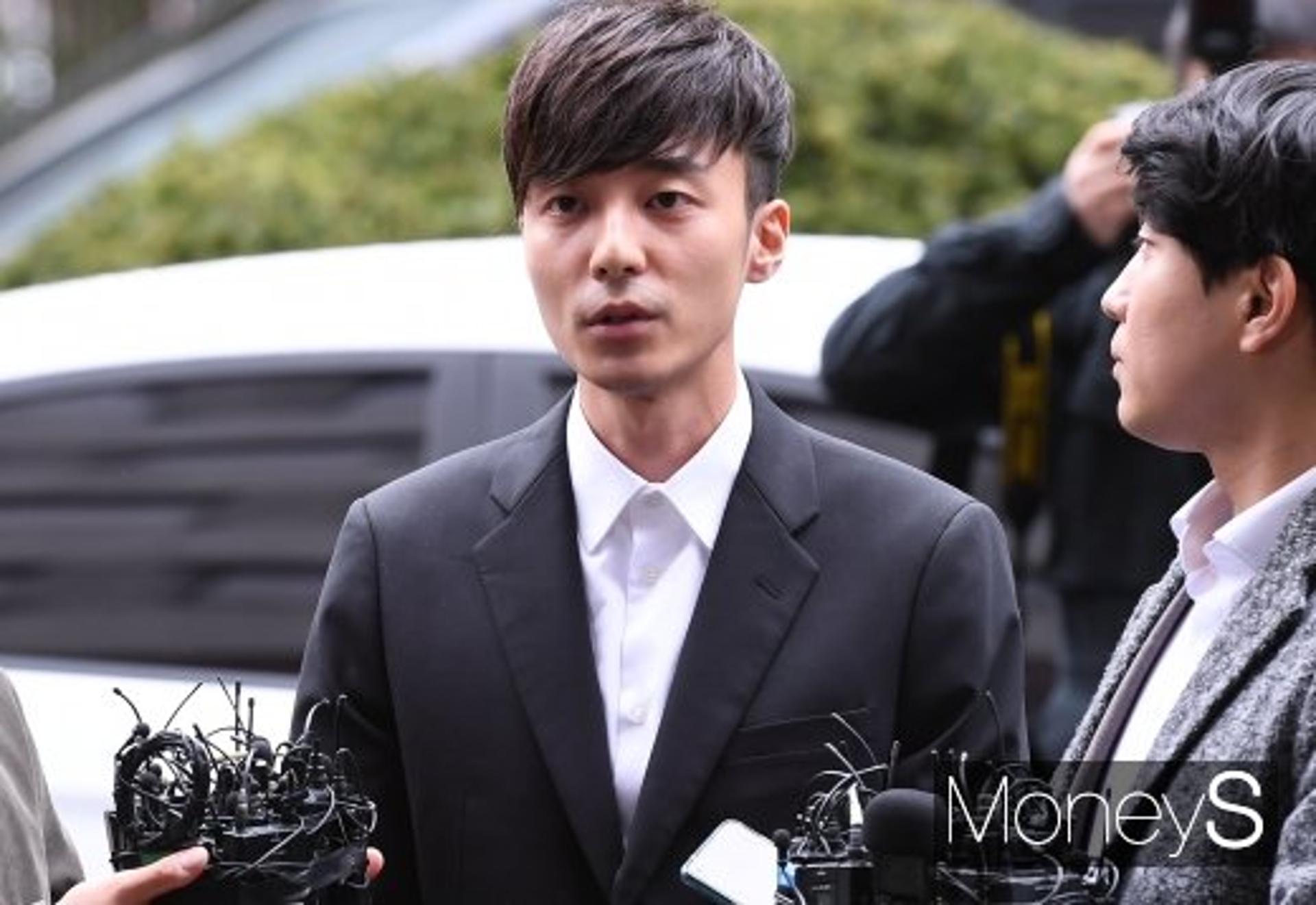 로이킴 경찰출석, 혐의 인정 질문엔 '묵묵부답'