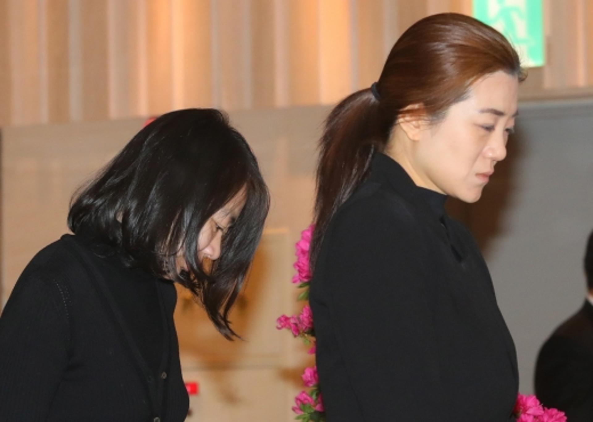 조현아·조현민, 입관식서 오열… 조양호 회장 마지막 길 배웅