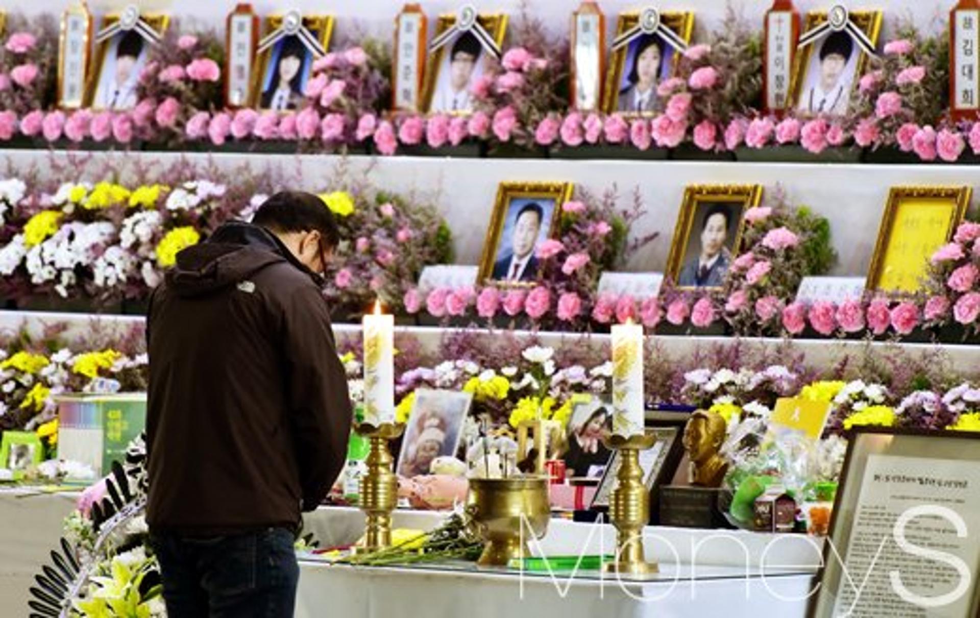 세월호 5주기, '노란리본' 추모 물결… "잊지 않을게요"