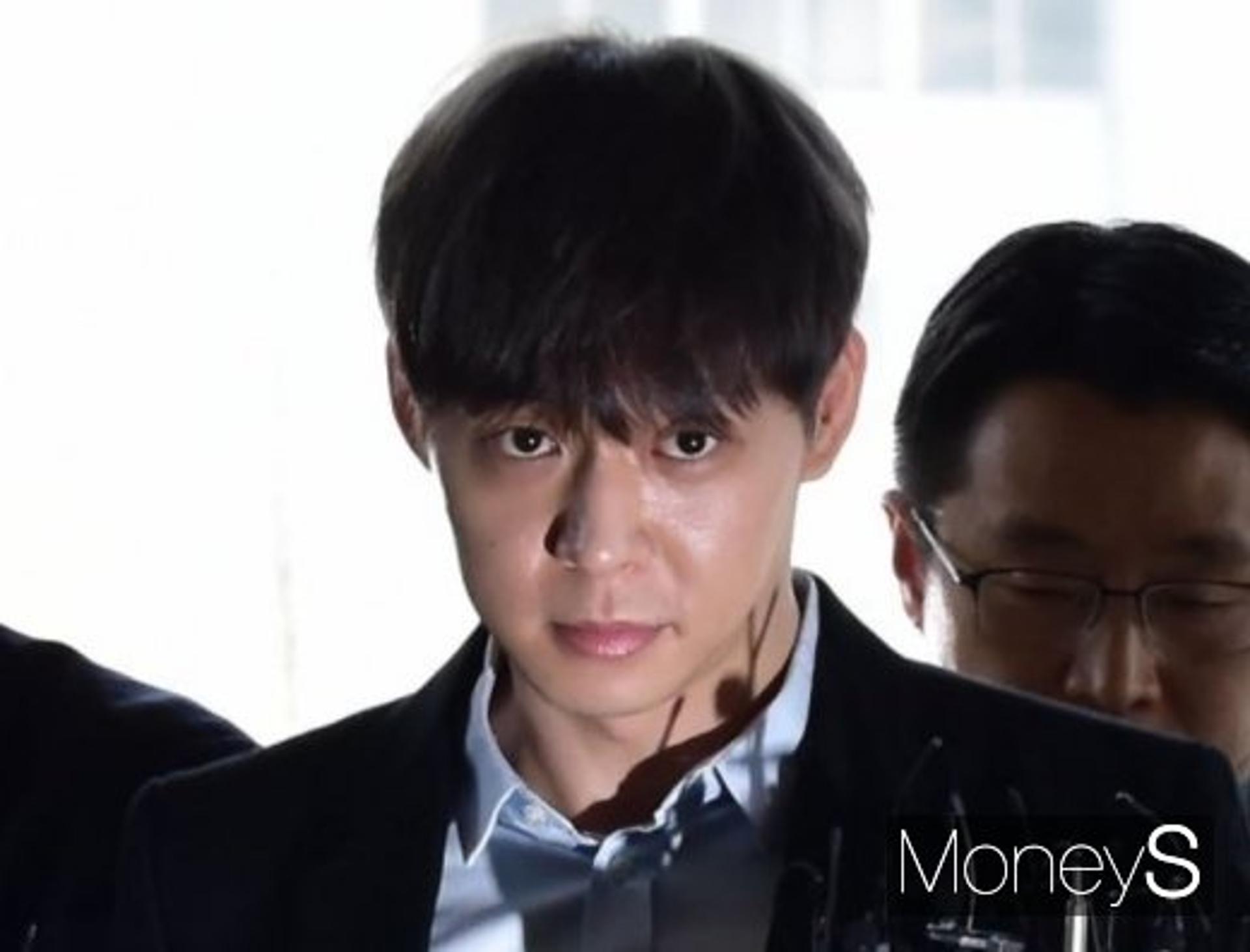 박유천 마약 양성반응… 눈물로 '결백' 호소하더니?