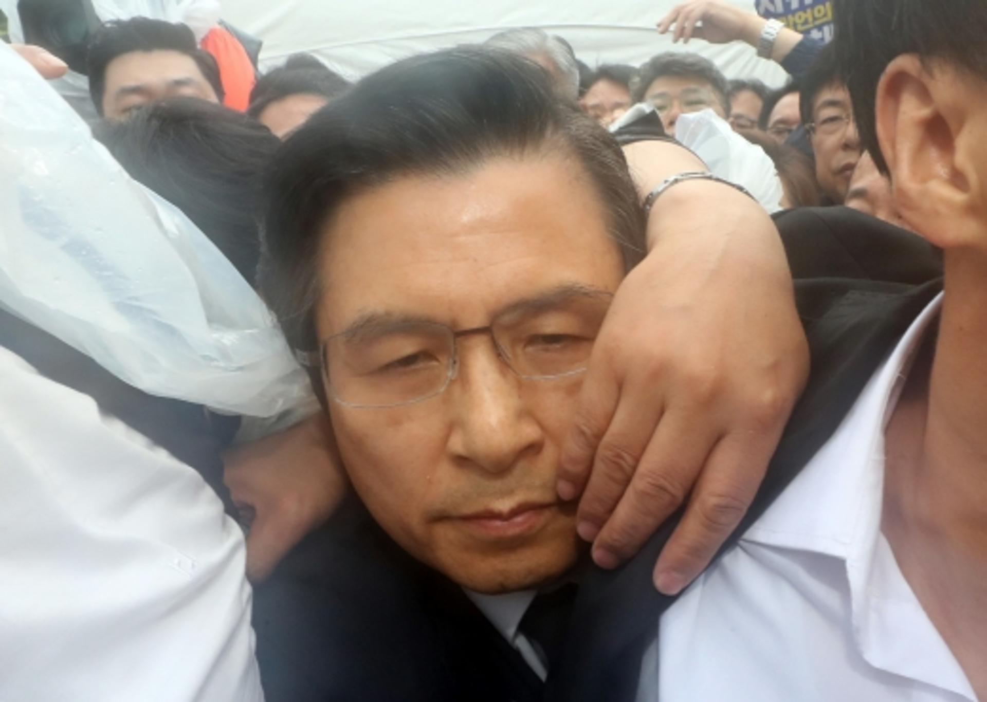 황교안 나타나자 “전두환이다”… 극에 달한 광주시민 분노