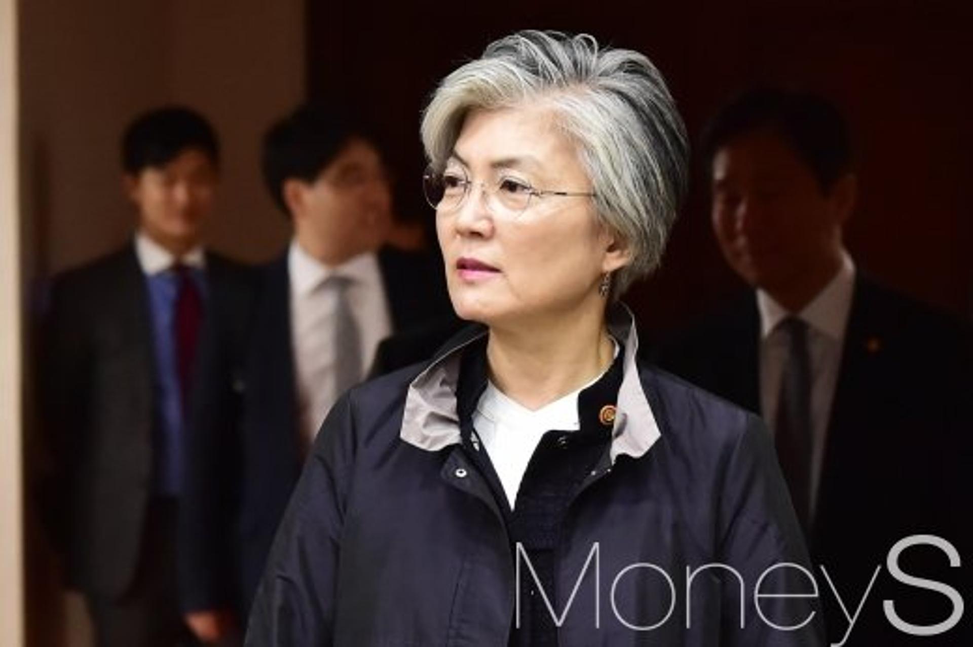 강경화 "한미정상통화 유출 용납할 수 없어… 엄중문책"