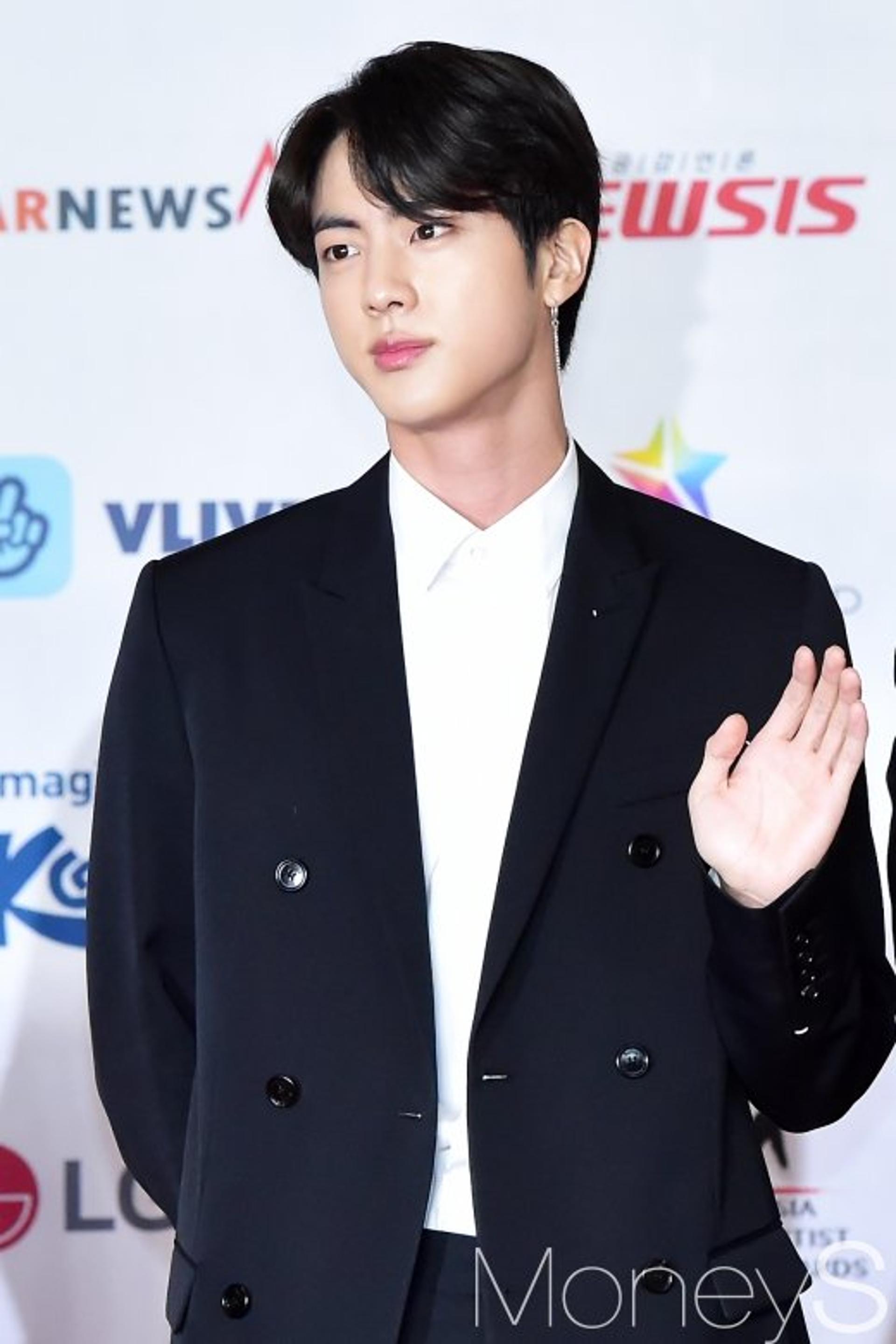 방탄소년단 진, 기부금 1억원 돌파?