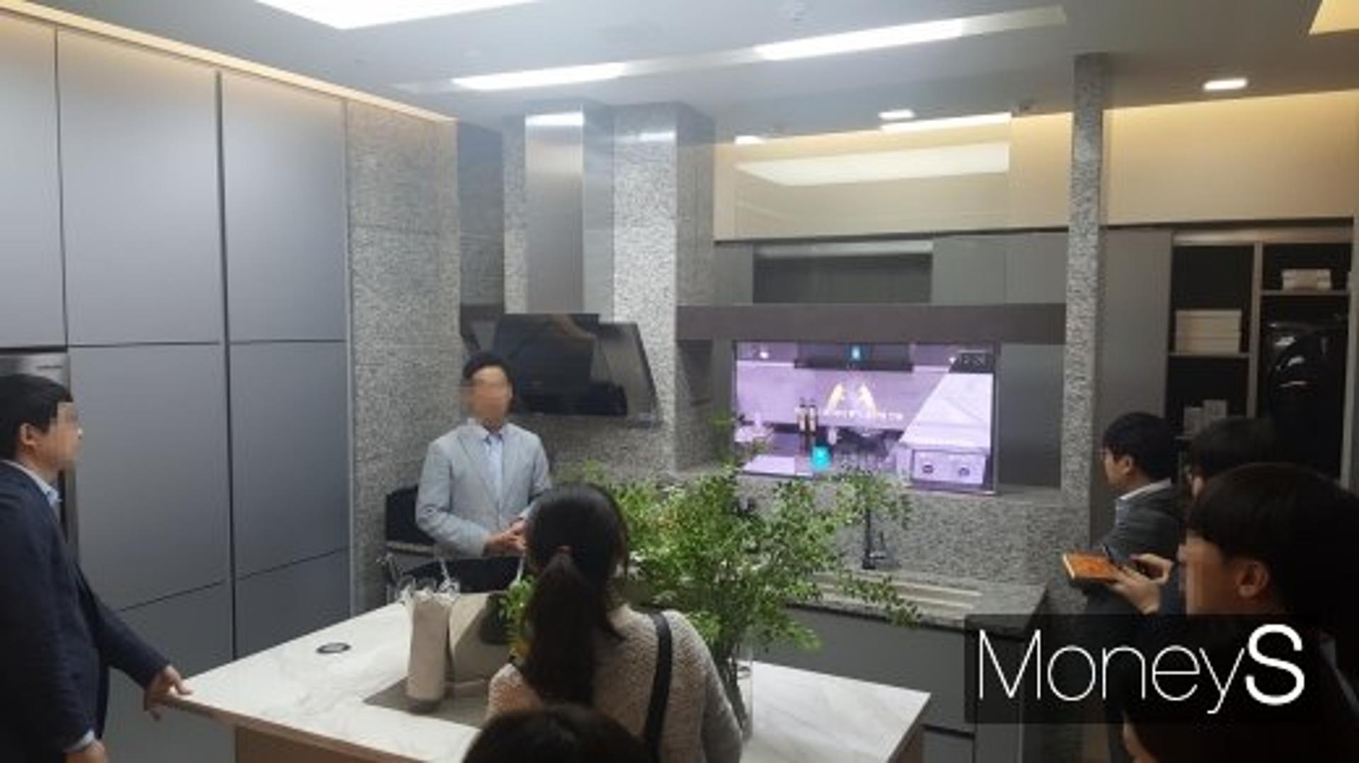 “우리집 새 식구는 AI”… 주택시장에 부는 첨단시스템 열풍