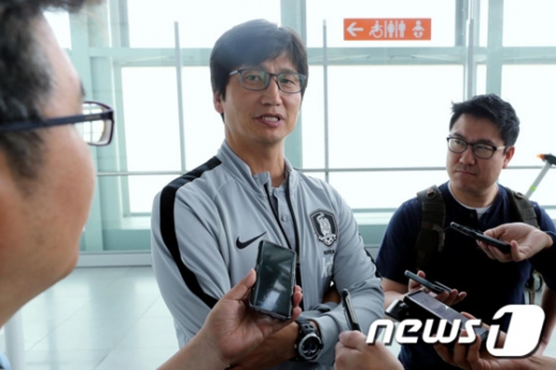[U20 대표팀 귀국] 정정용 감독 "결승전 패배 비판, 저에게 해달라"