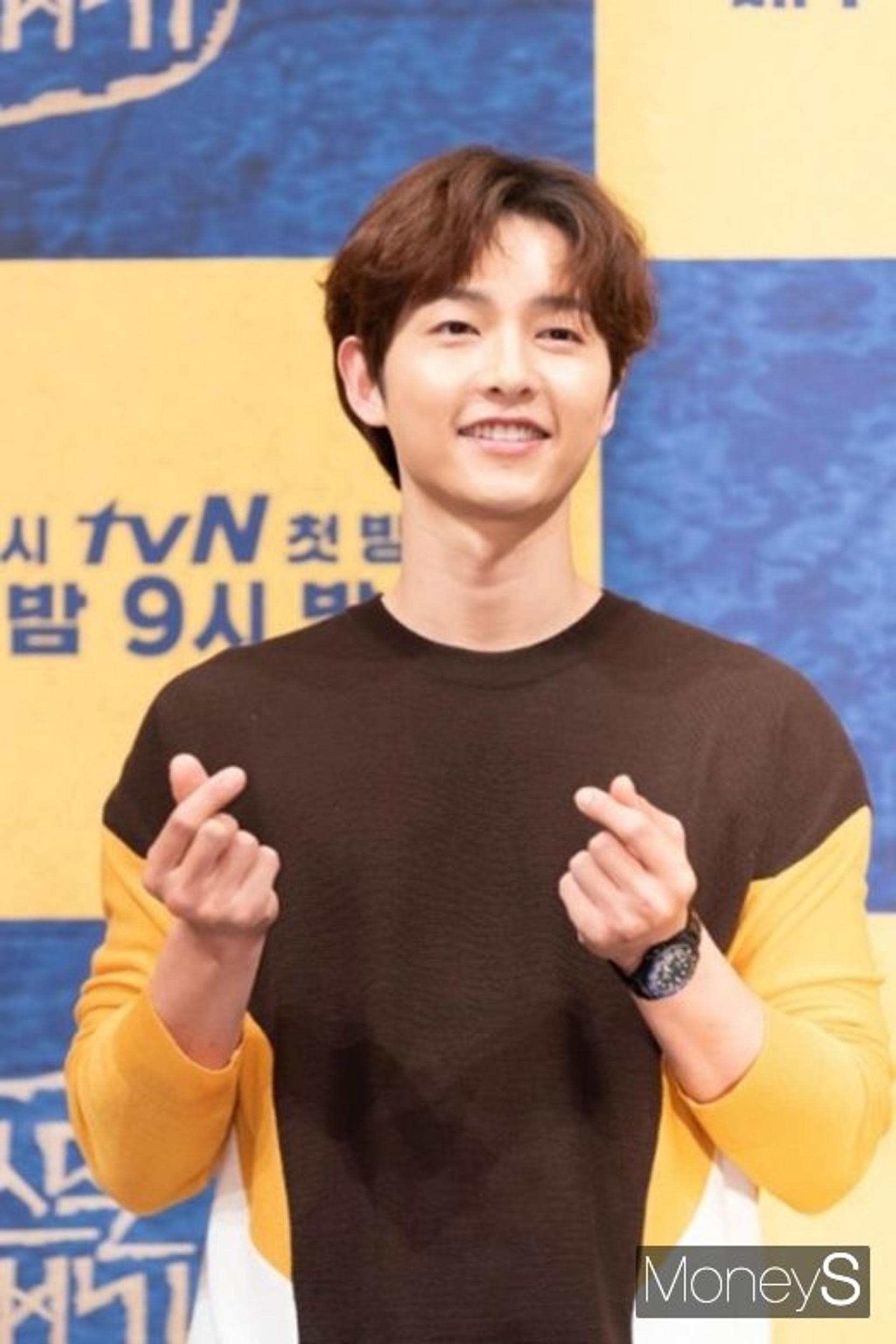 '이혼 조정 신청'한 날, 연극 관람한 송중기