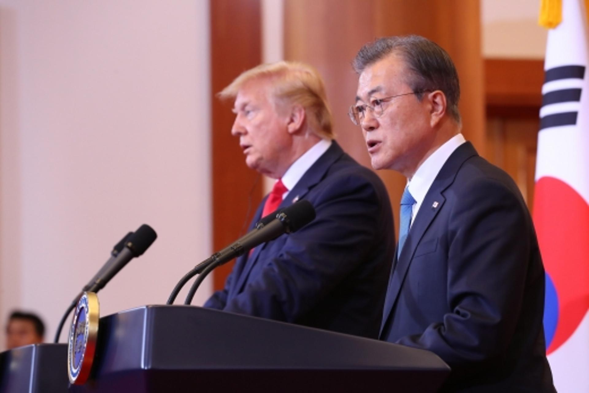 문 대통령 “북미 정상, 판문점서 만나 평화를 위한 악수할 것”