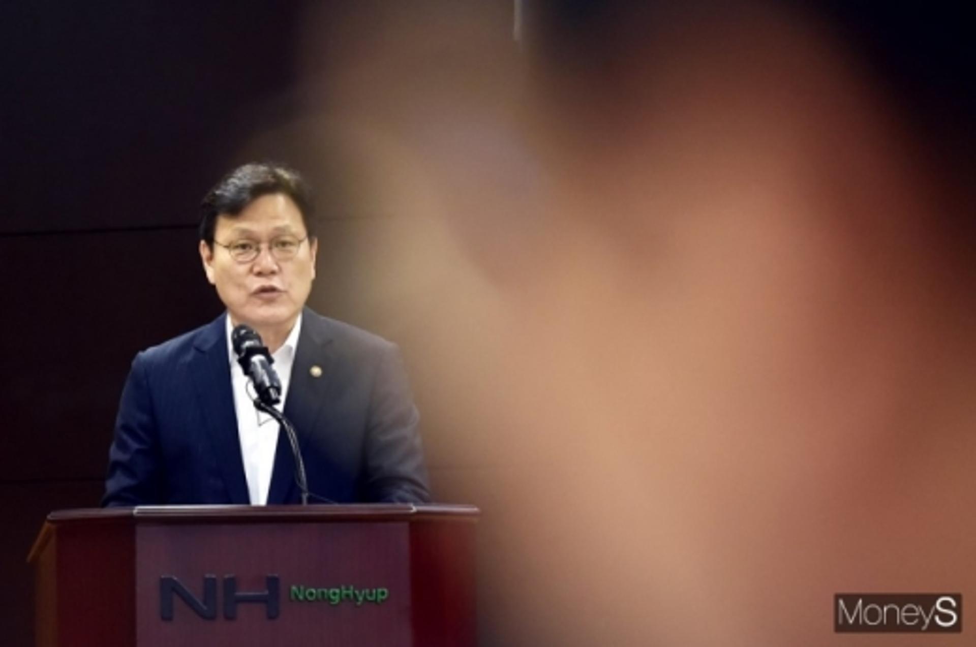 최종구, 일본자금 유출 우려에 "돈 빌릴 데 많다"