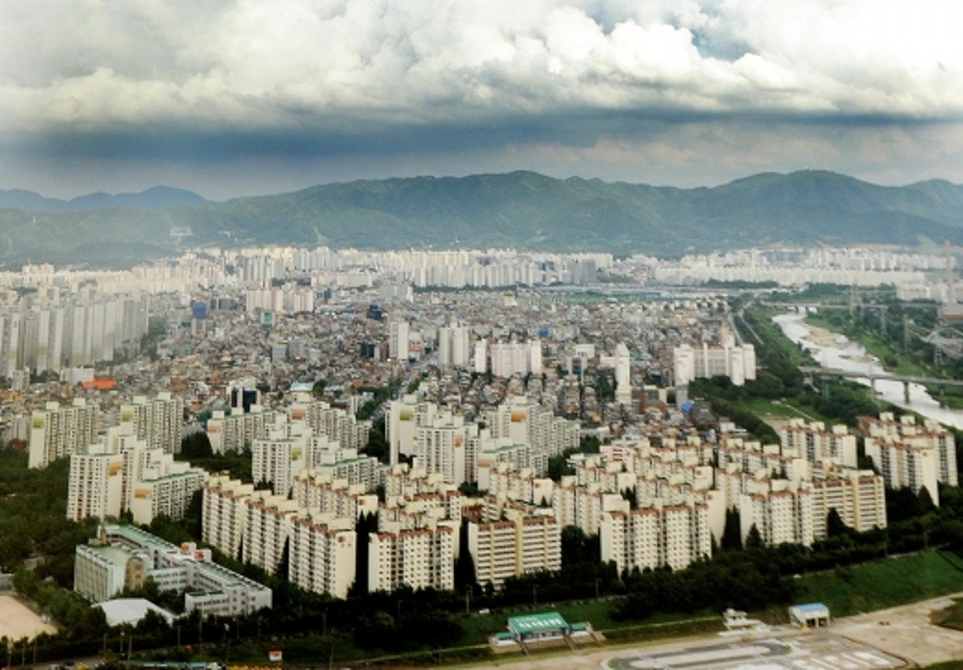 하반기 부동산시장, 하향 안정세 vs 국지적 불안