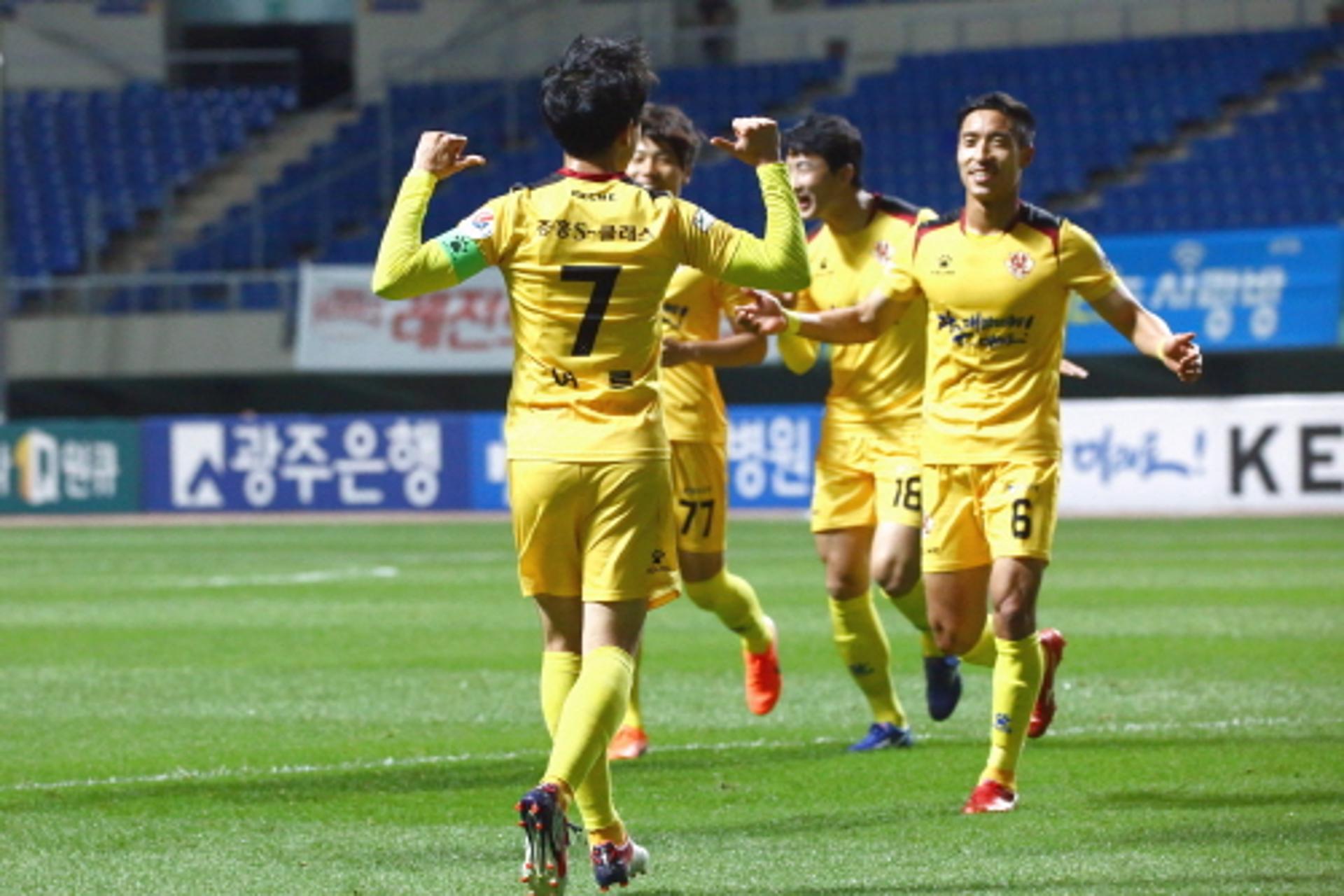'무패 선두' 광주FC, 서울이랜드 잡고 새 역사 쓴다