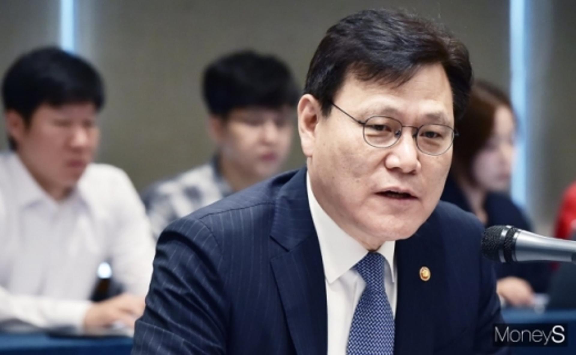최종구 금융위원장 사의 표명… 후임은 관료 출신 무게