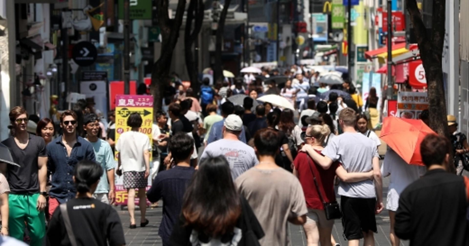 땅값 3.3㎡당 6억400만원… 명동 상권의 현주소는?