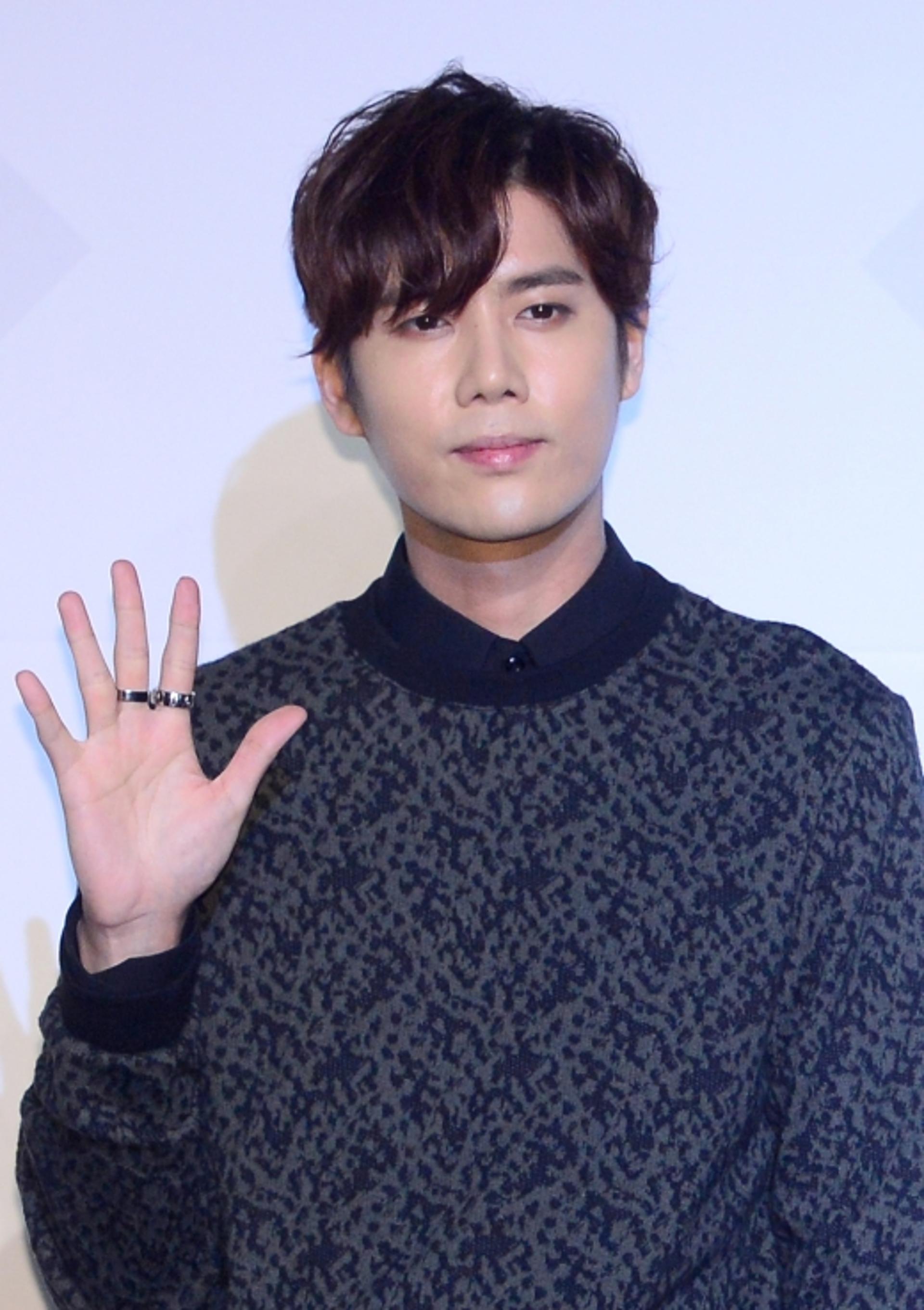 김규종, 일본여행 사진 논란에 “여친이 일본인”