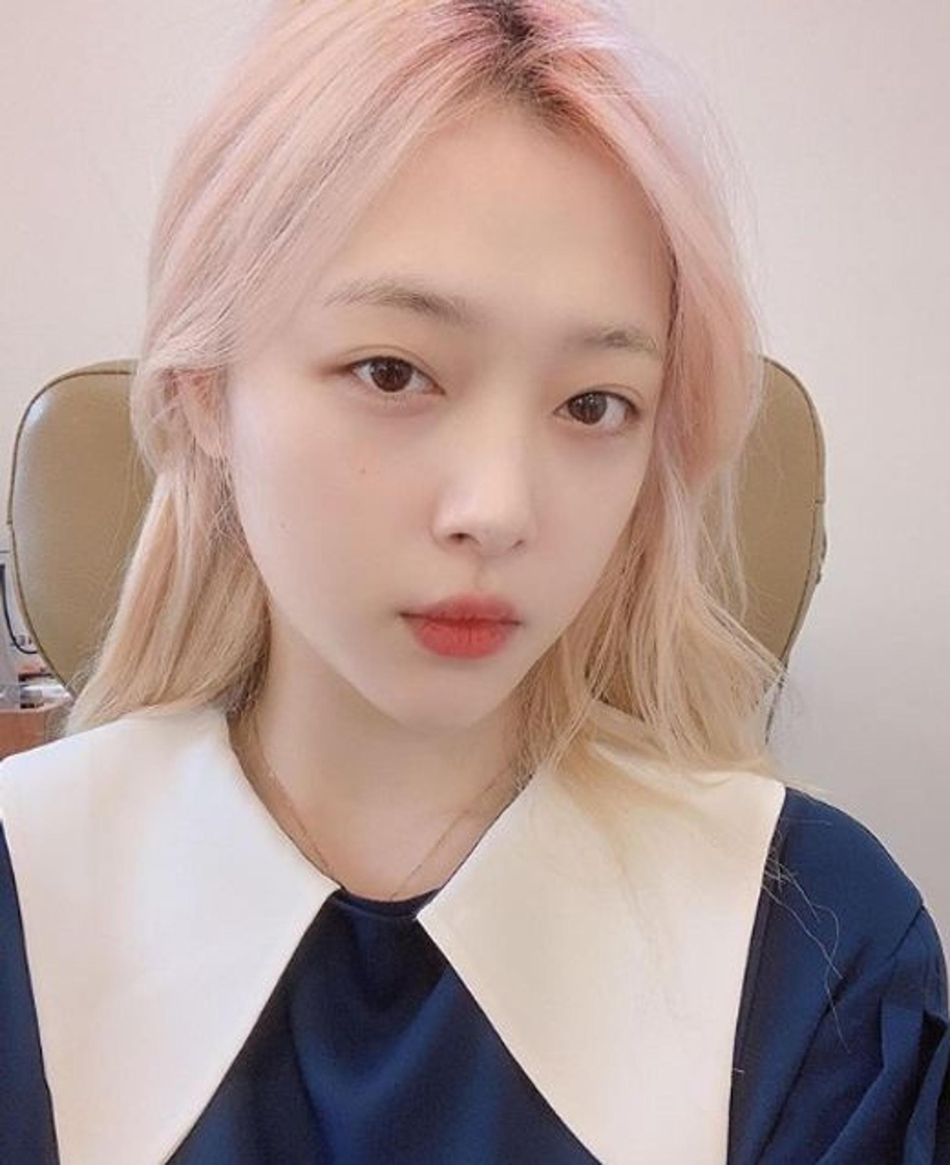 설리 무표정도 '예쁨'… "역시 인간 복숭아"