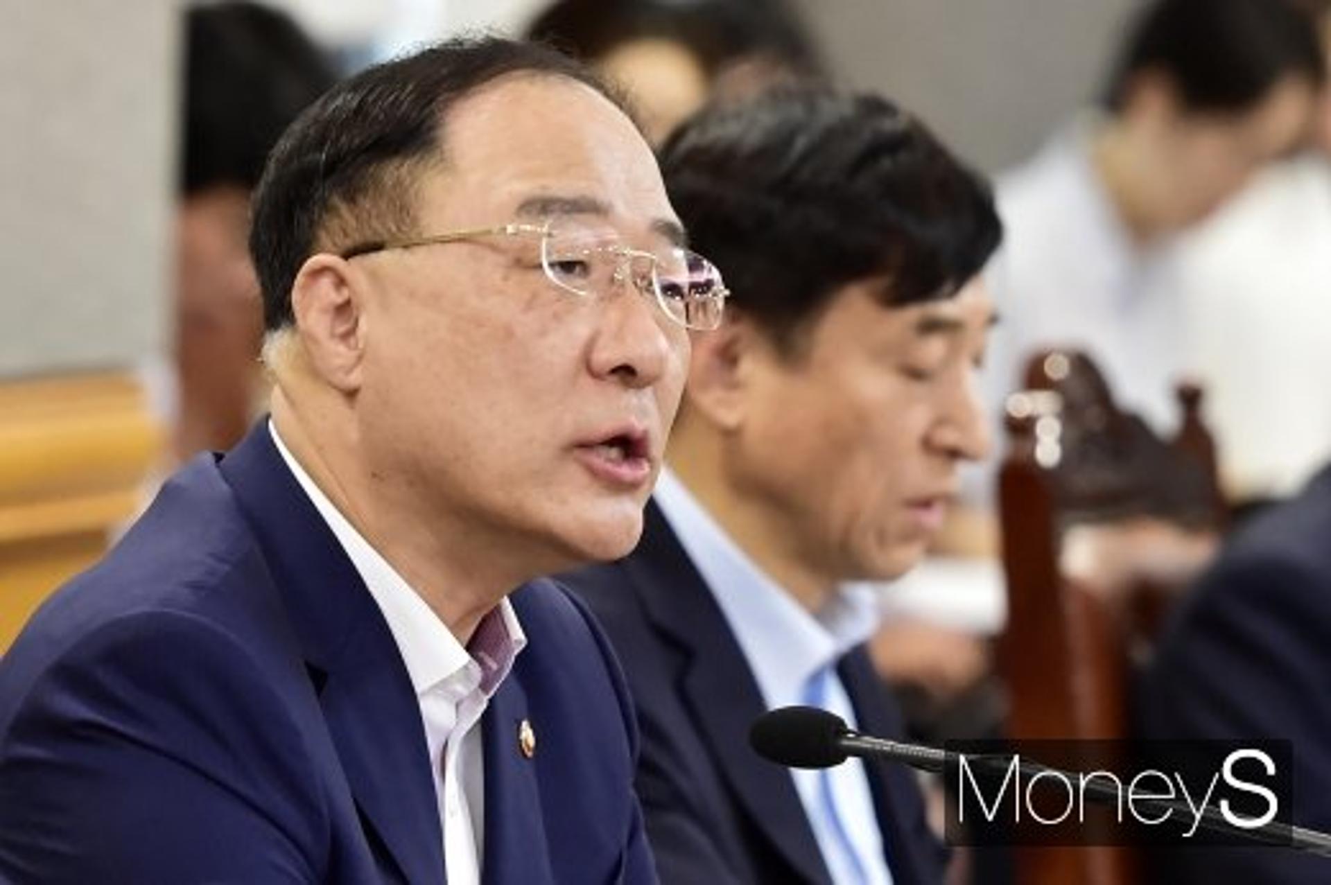 홍남기 "공매도 규제 강화·증시 수급안정에 신속하게 대처"