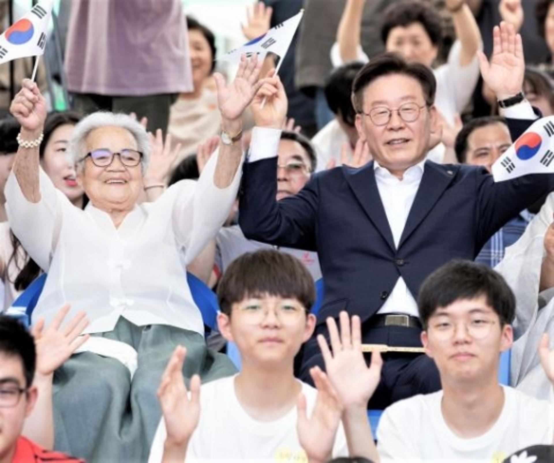 이재명 "인권 침해와 국가 침탈의 아픔 막는 것이 우리 세대의 몫"