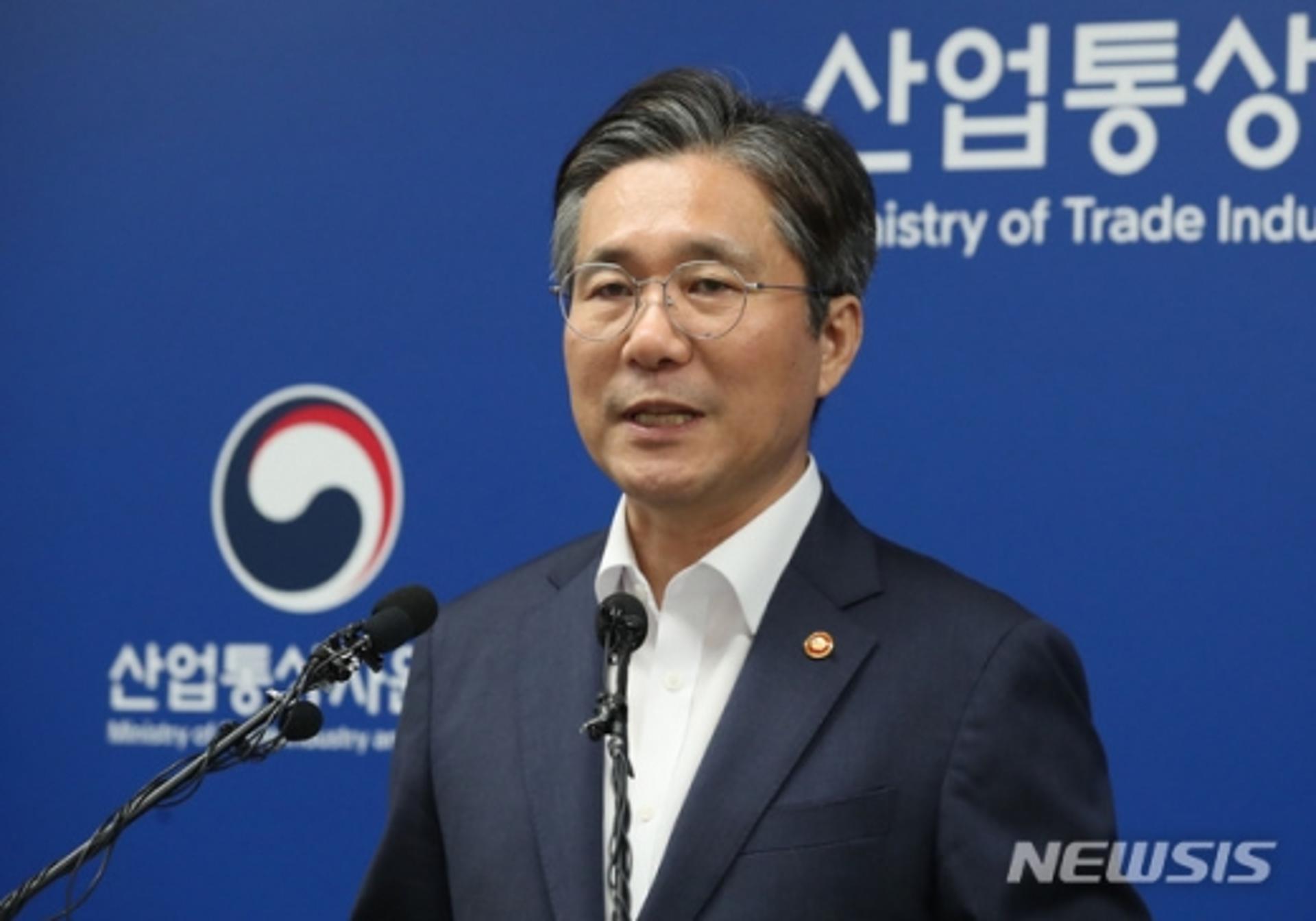 [일문일답] 화이트리스트 일본 제외… '맞불카드' 드디어 꺼내다