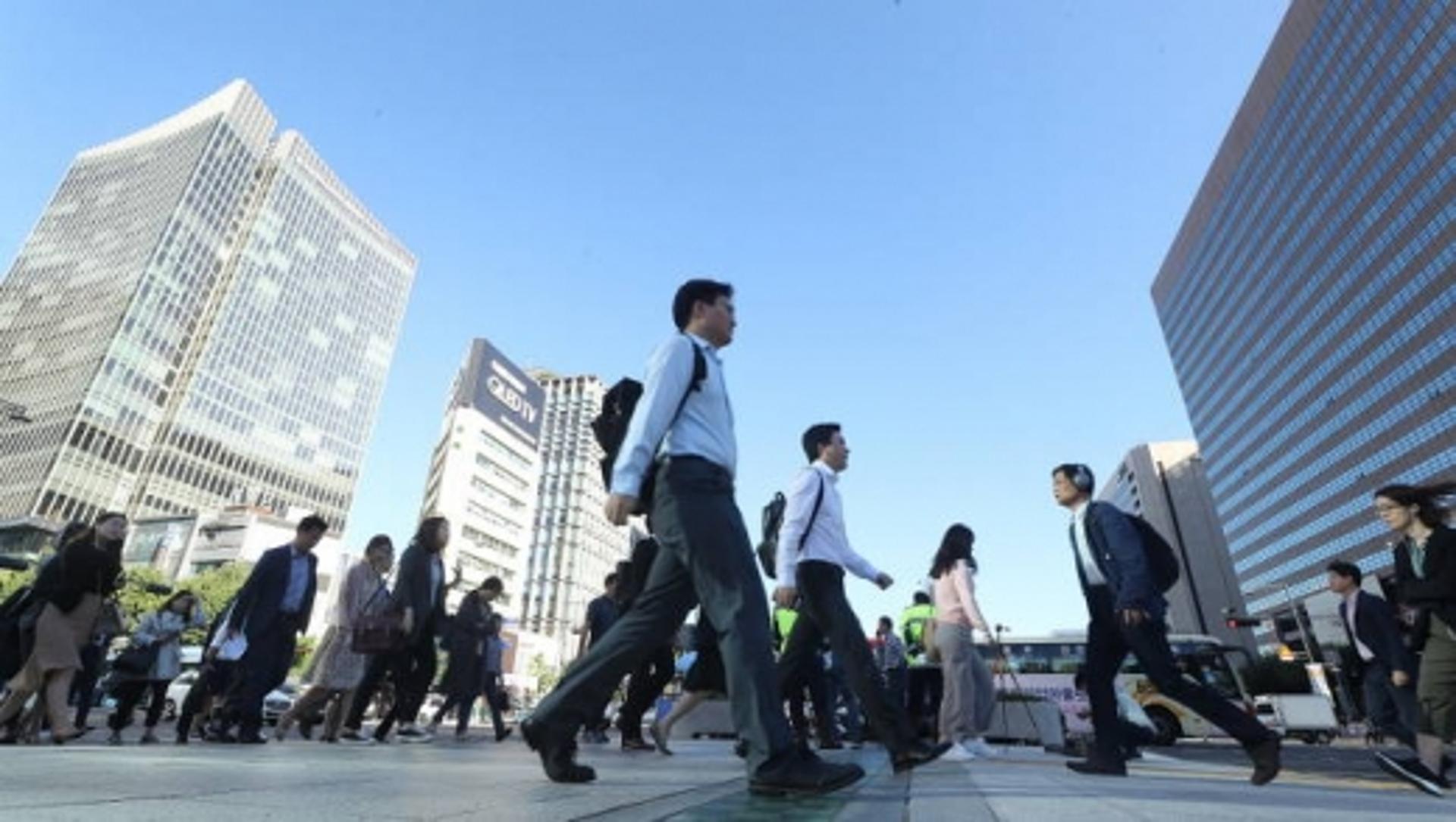 대기업 근로자 63.4% ‘호봉급’… “생산성 기반 임금체계로 개편해야”