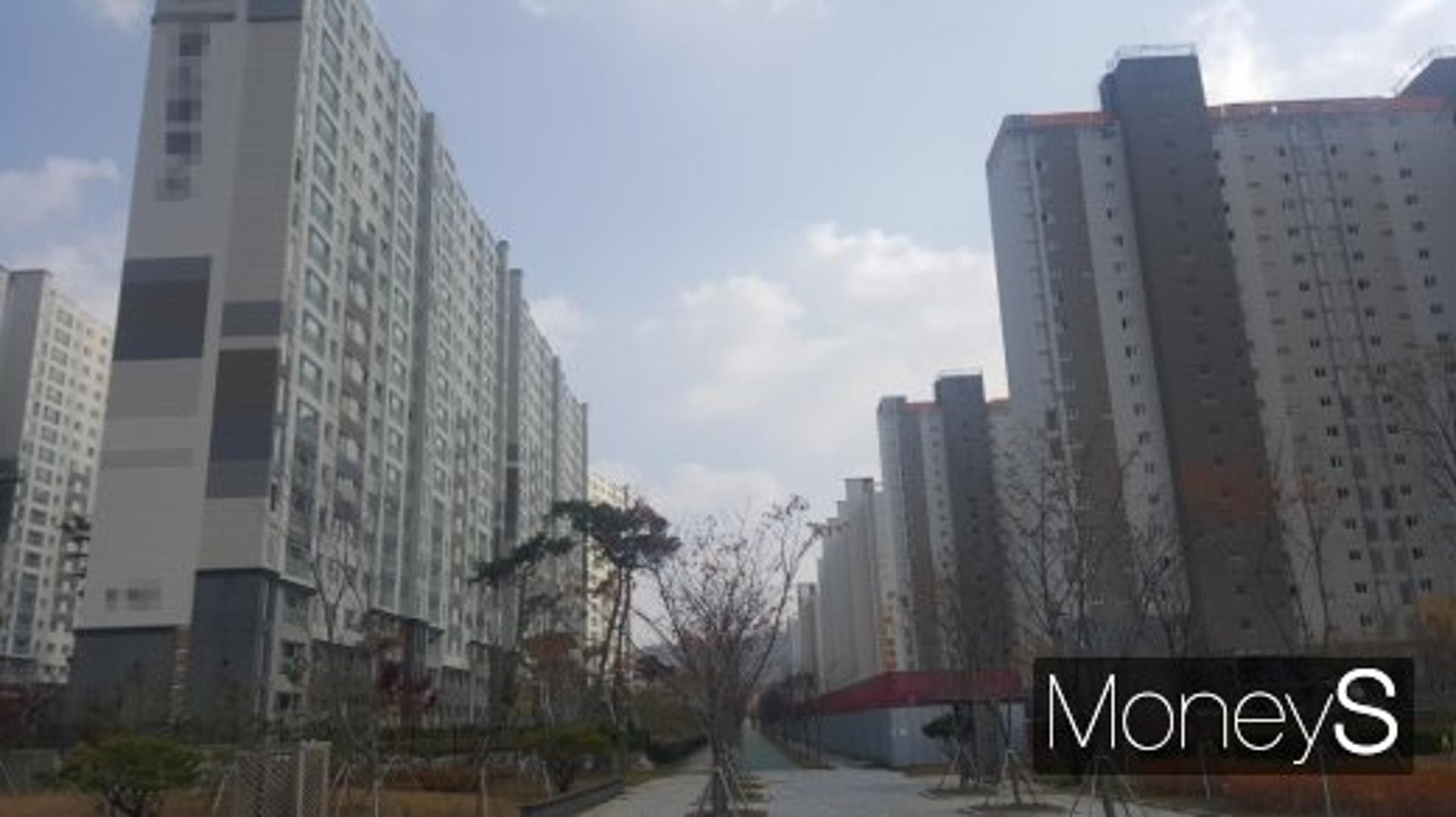 아파트 매매거래 총액 1조 넘긴 지방도시 어디?