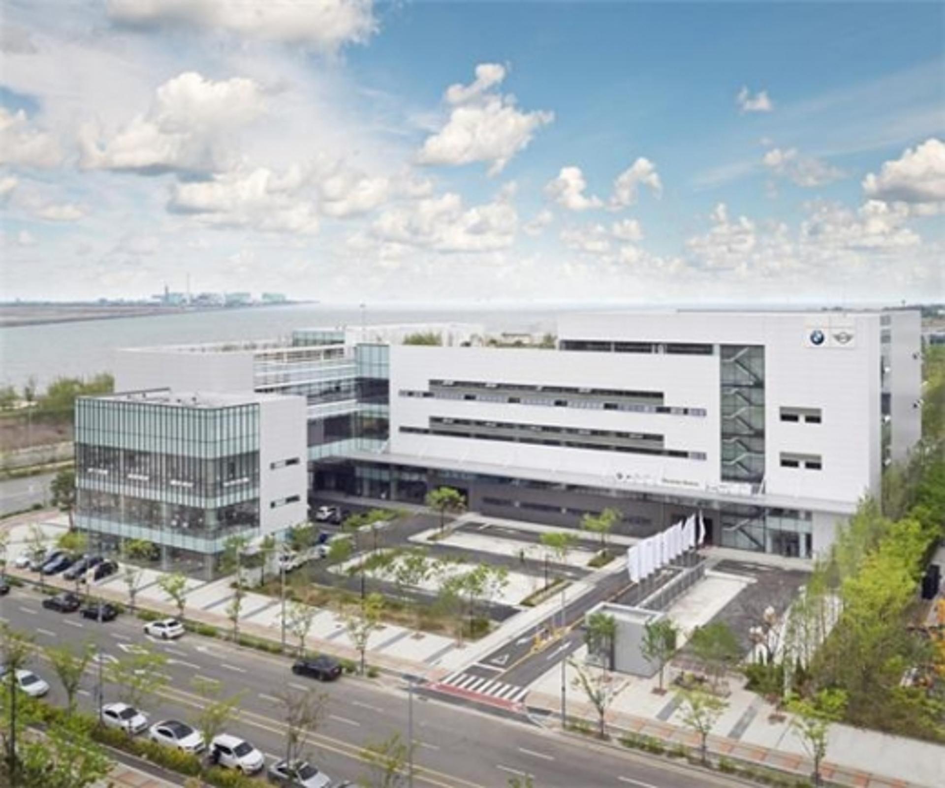 [르포] 송도 콤플렉스 첫 공개한 BMW코리아… “신차 구매·AS 한번에”