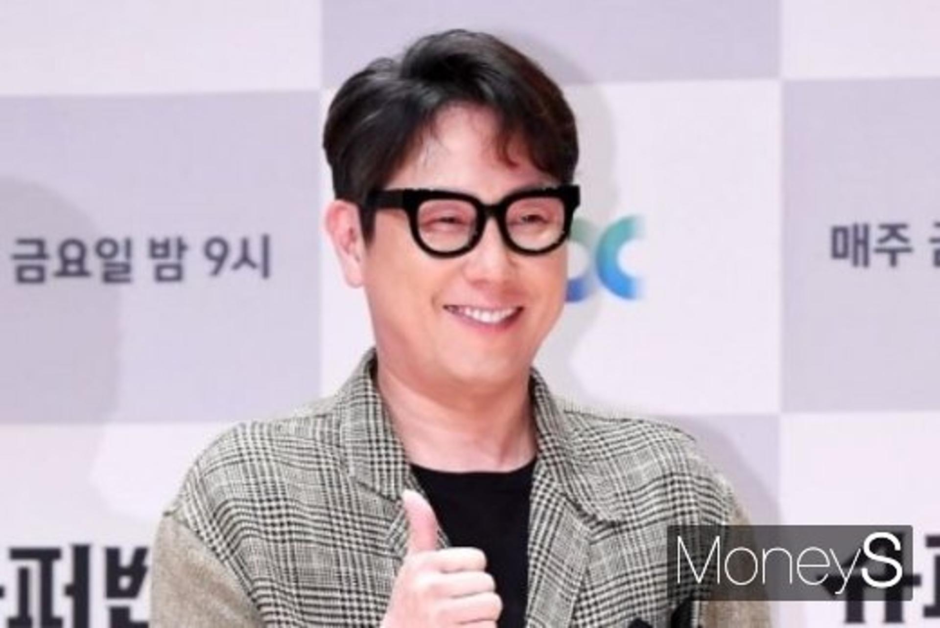 윤종신, 라스 '9월4일' 마지막 녹화… "스페셜 MC 대체"