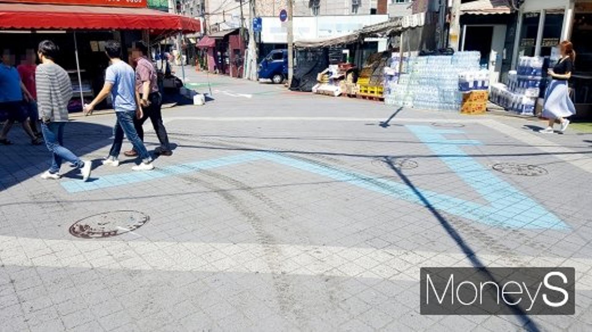 [르포] 예쁜 곳 없는데 뜨는 샤로수길의 두 얼굴